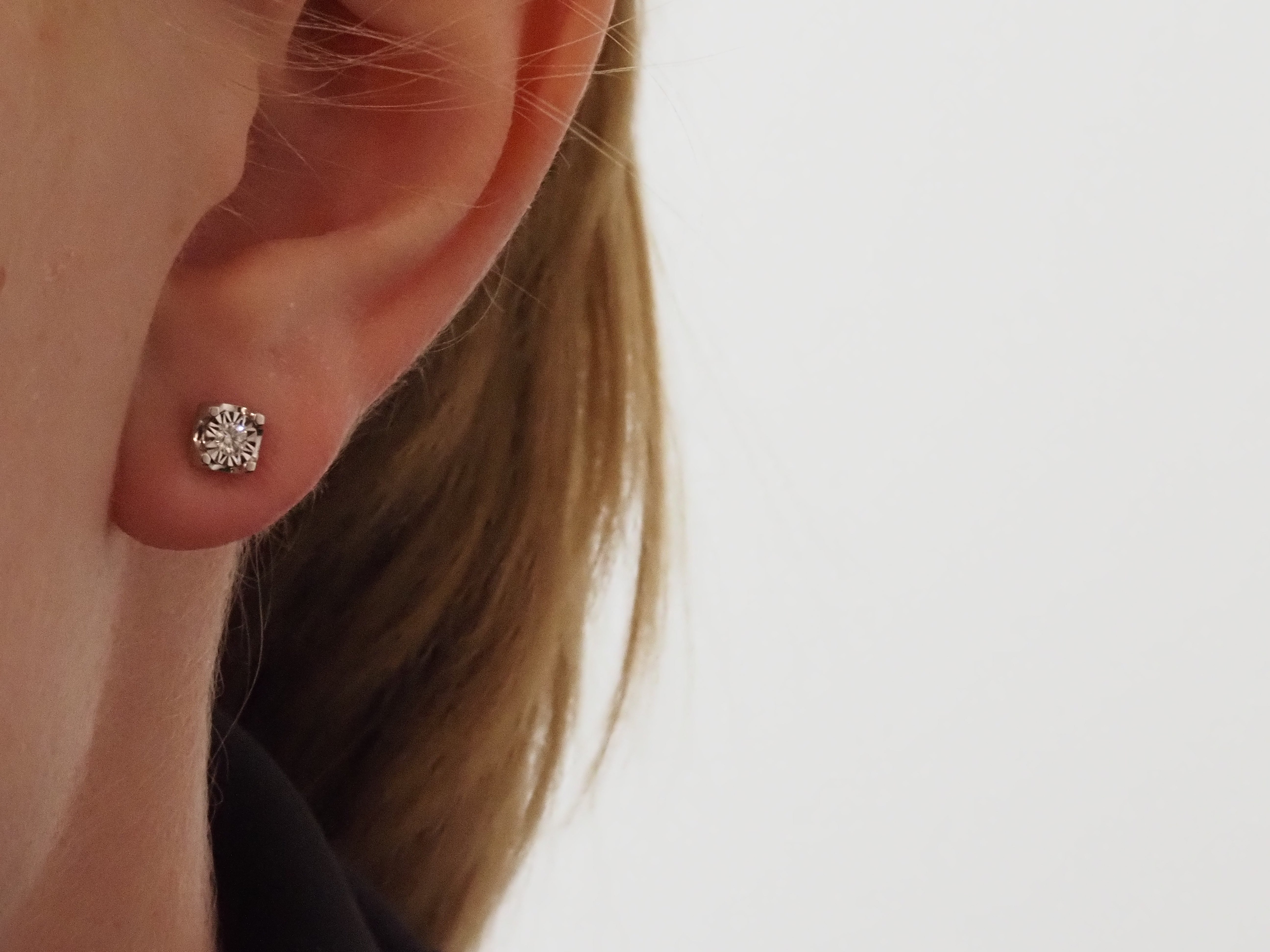 9ct White Gold 0.10Ct Diamond Stud Earrings