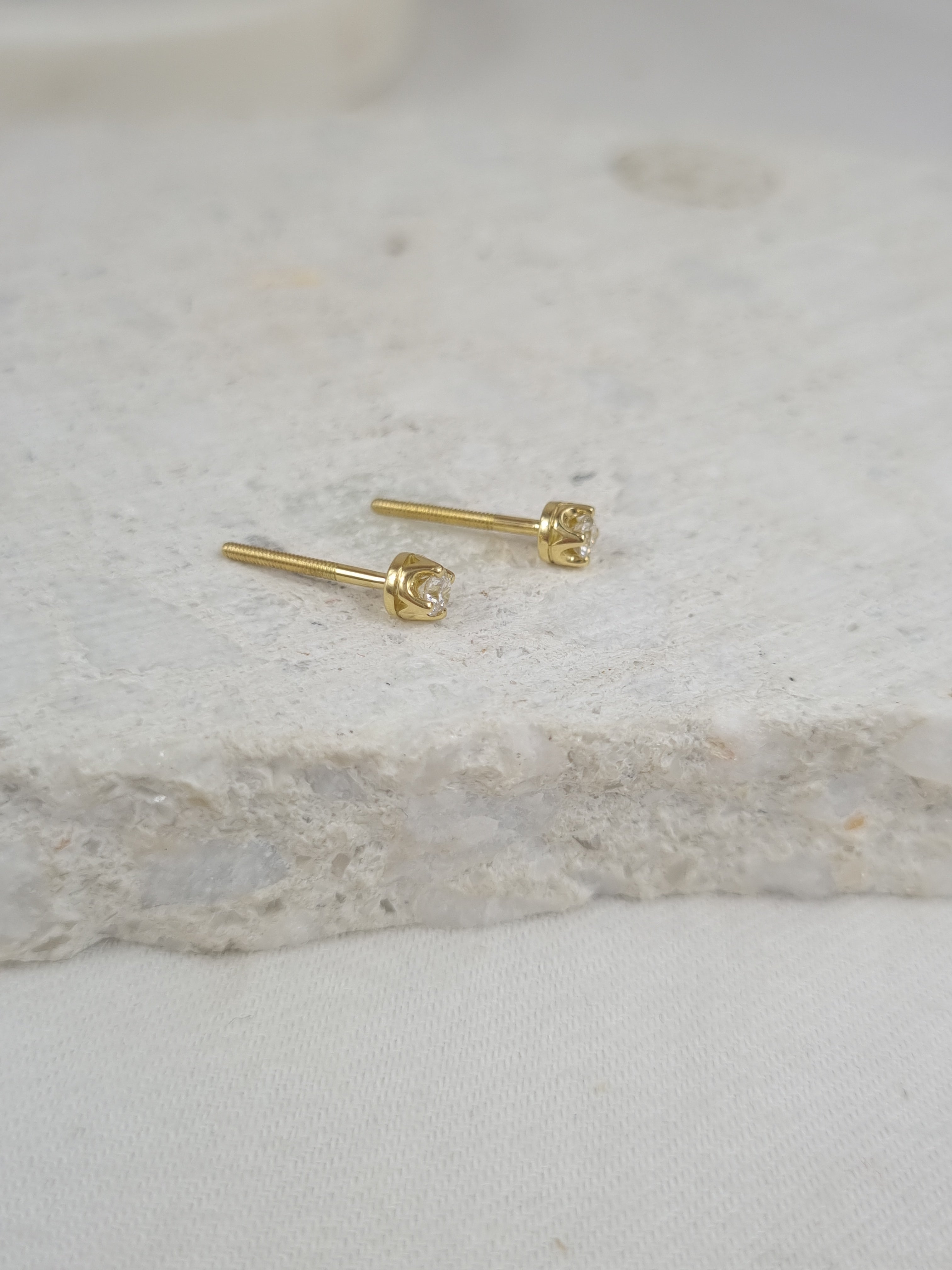 18ct Yellow Gold 0.15Ct Diamond Stud Earrings