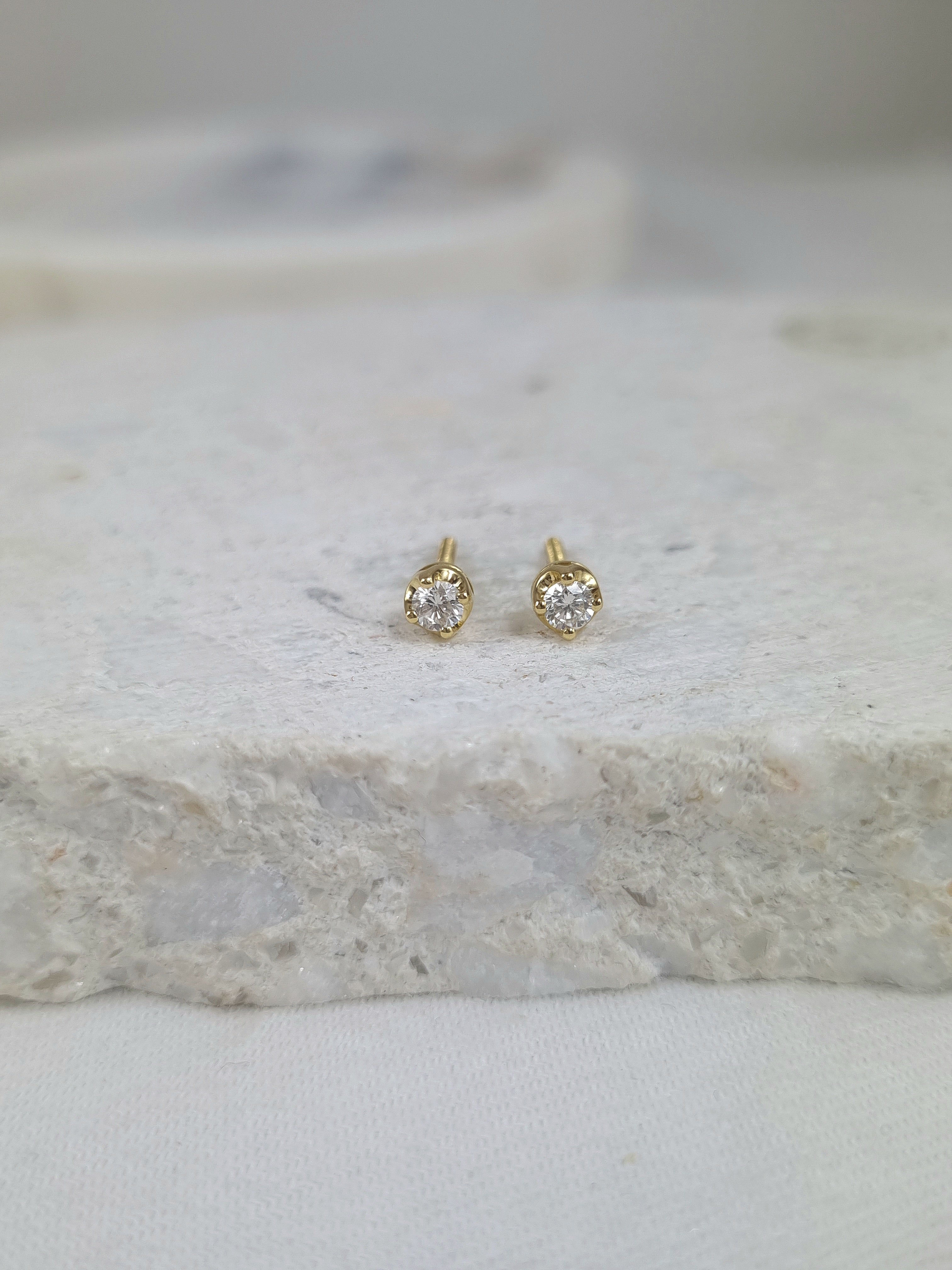18ct Yellow Gold 0.15Ct Diamond Stud Earrings