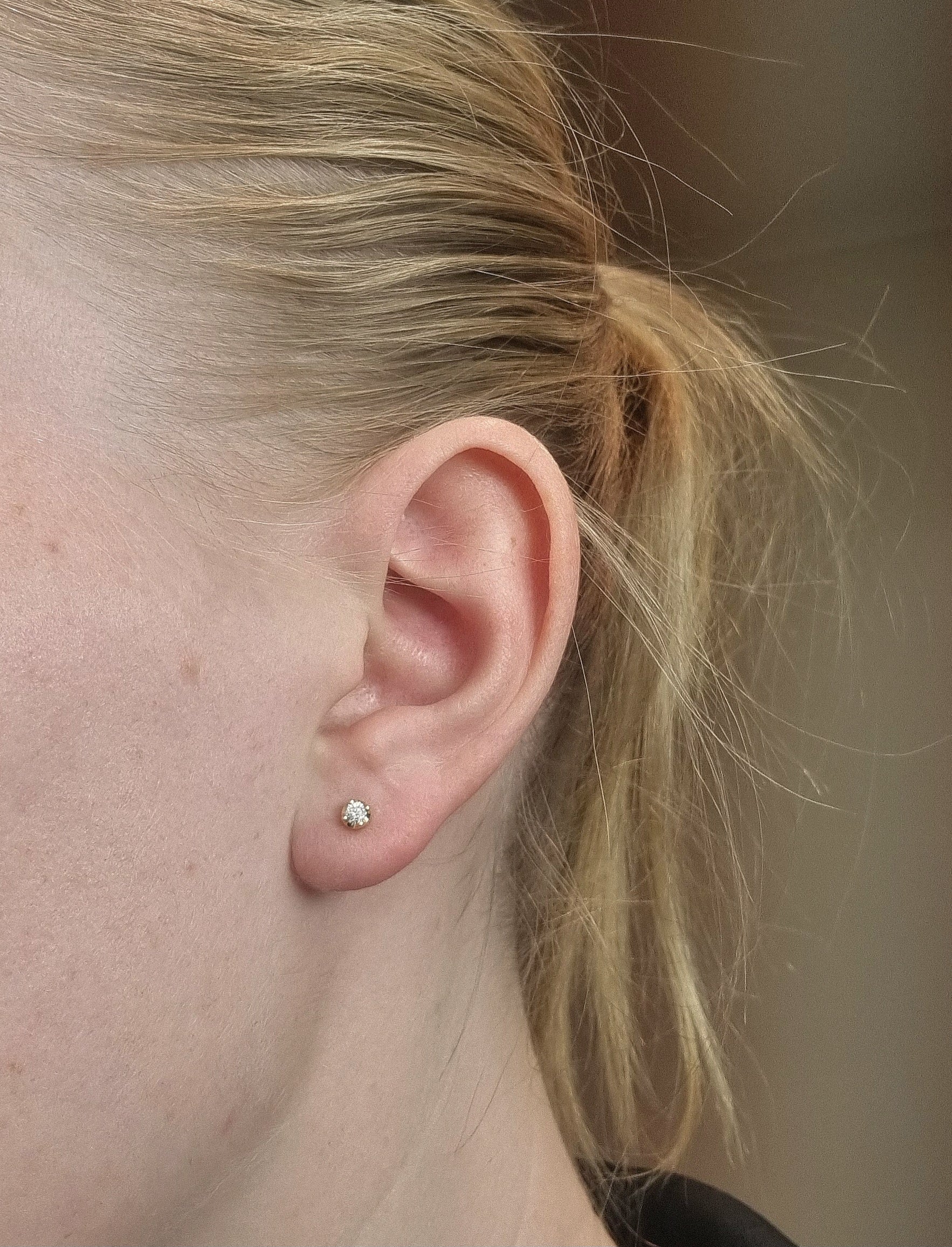 18ct Yellow Gold 0.15Ct Diamond Stud Earrings