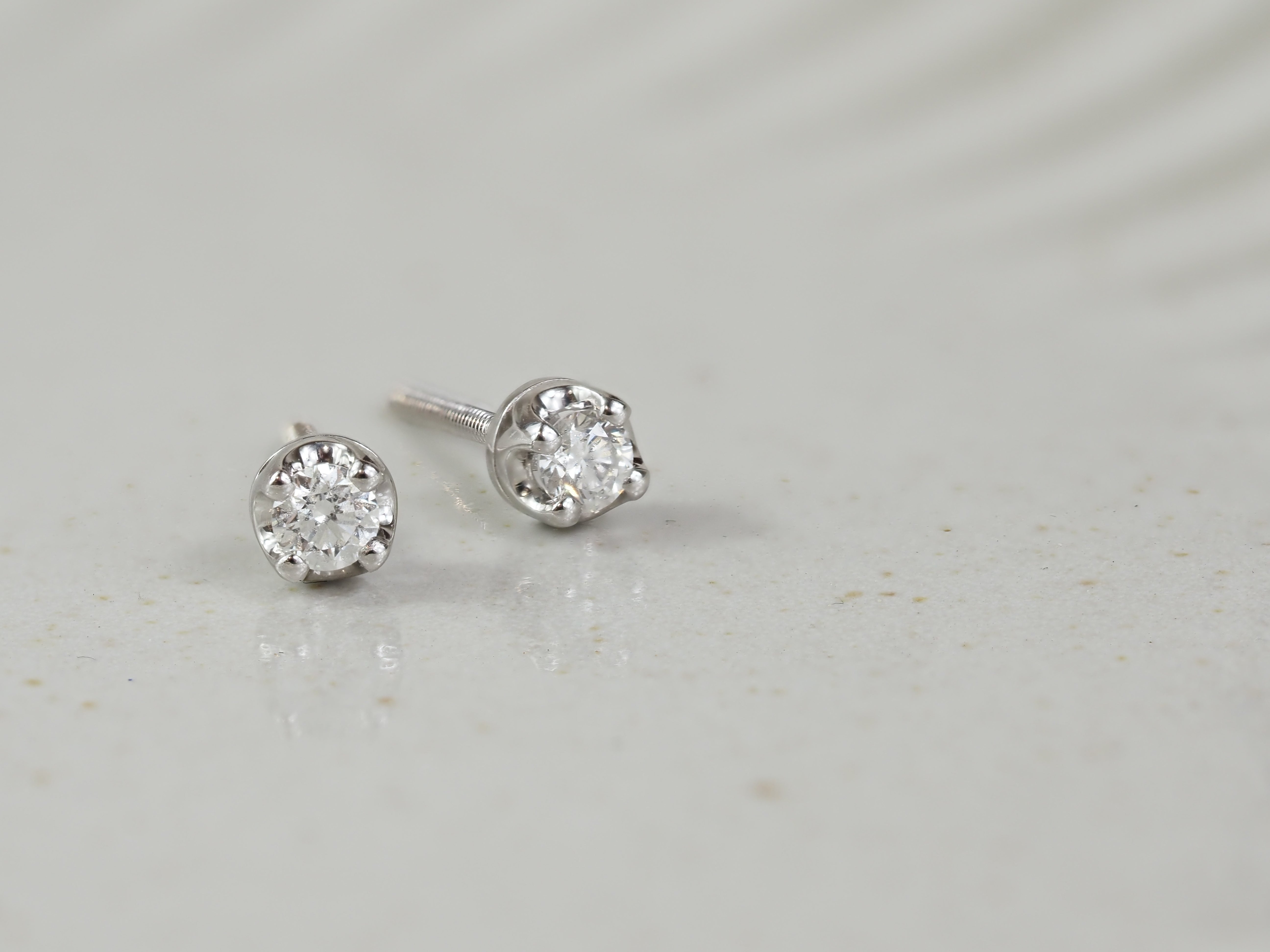 18ct White Gold Diamond Stud Earrings, 0.20ct Total