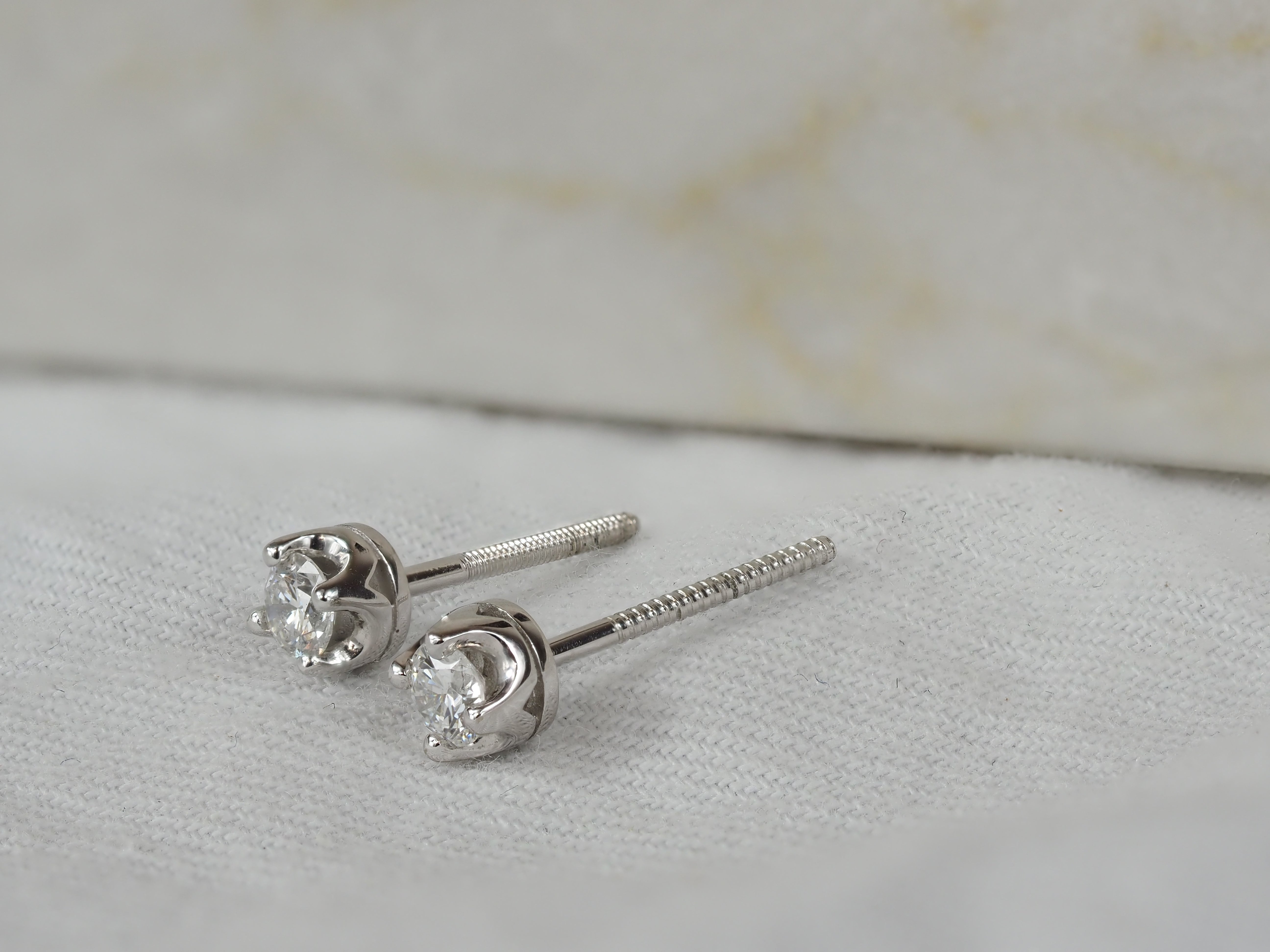18ct White Gold Diamond Stud Earrings, 0.30ct Total