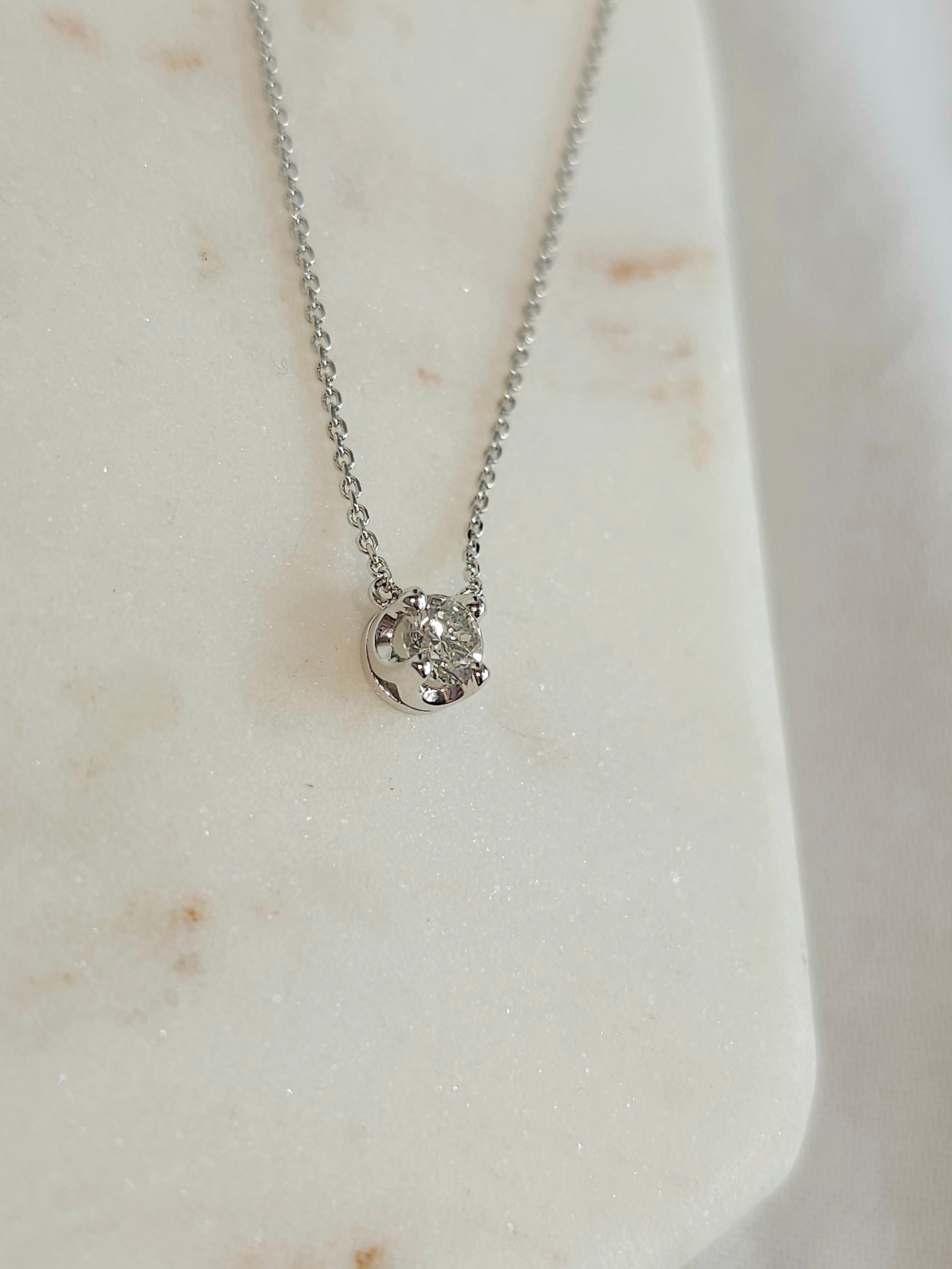 9ct White Gold Round Diamond Anchor necklet, 0.20ct total
