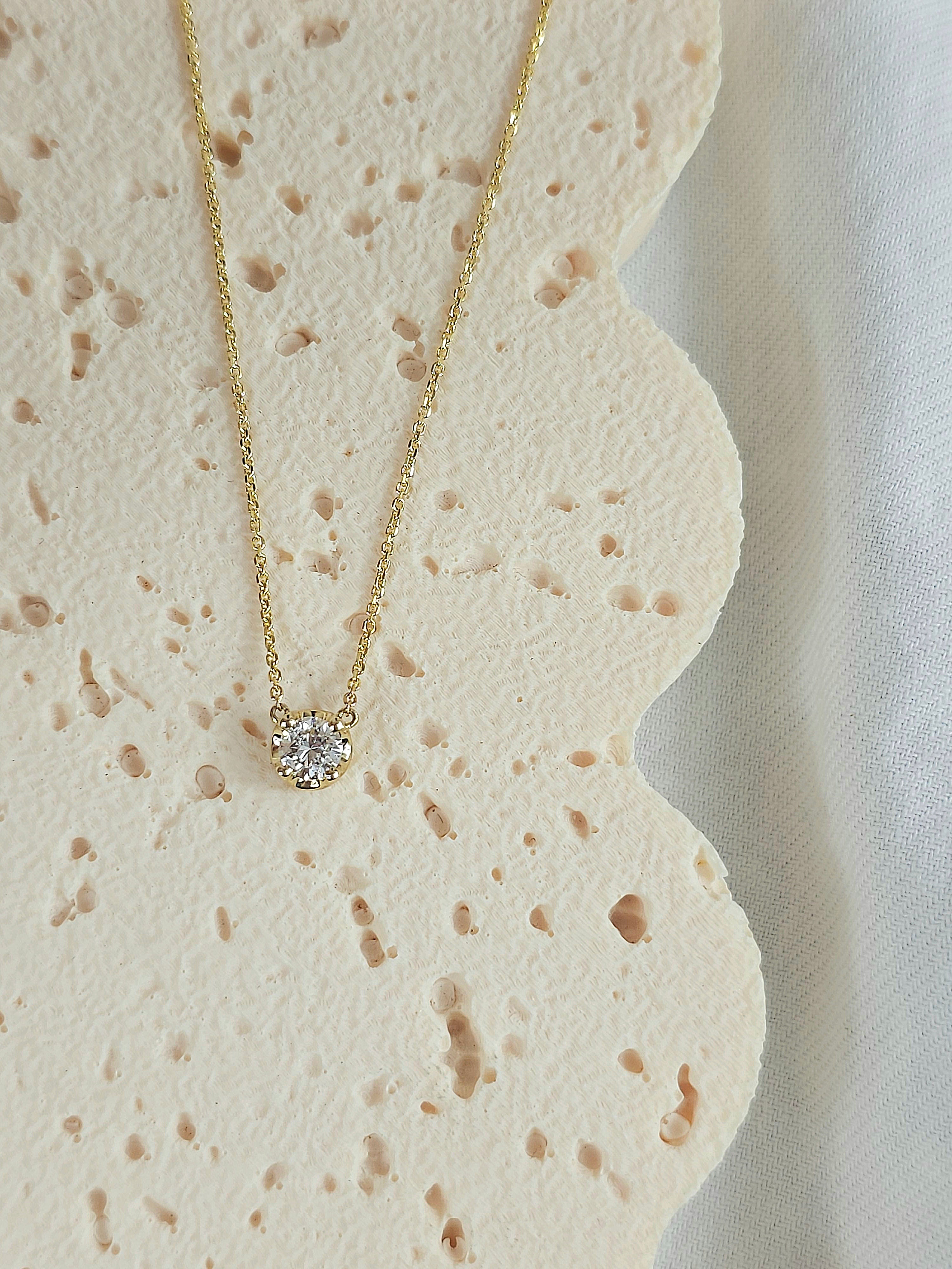 9ct Yellow Gold Diamond anchor pendant, 0.25ct total