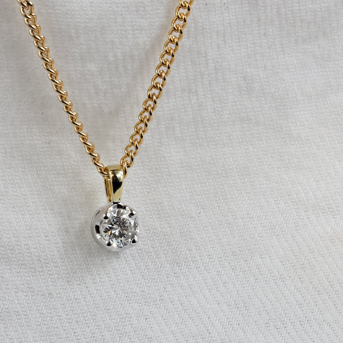 9ct Yellow and White Gold Diamond Pendant, 0.25ct
