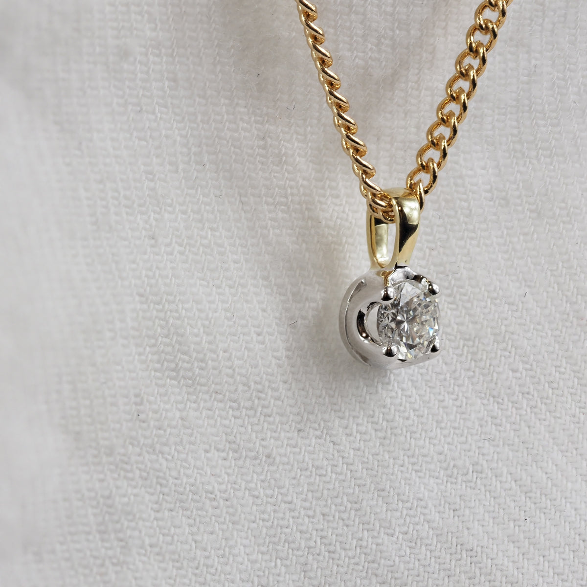 9ct Yellow and White Gold Diamond Pendant, 0.25ct