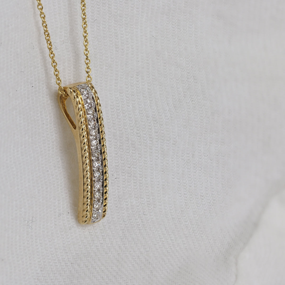 9ct Yellow and White Gold Diamond pendant