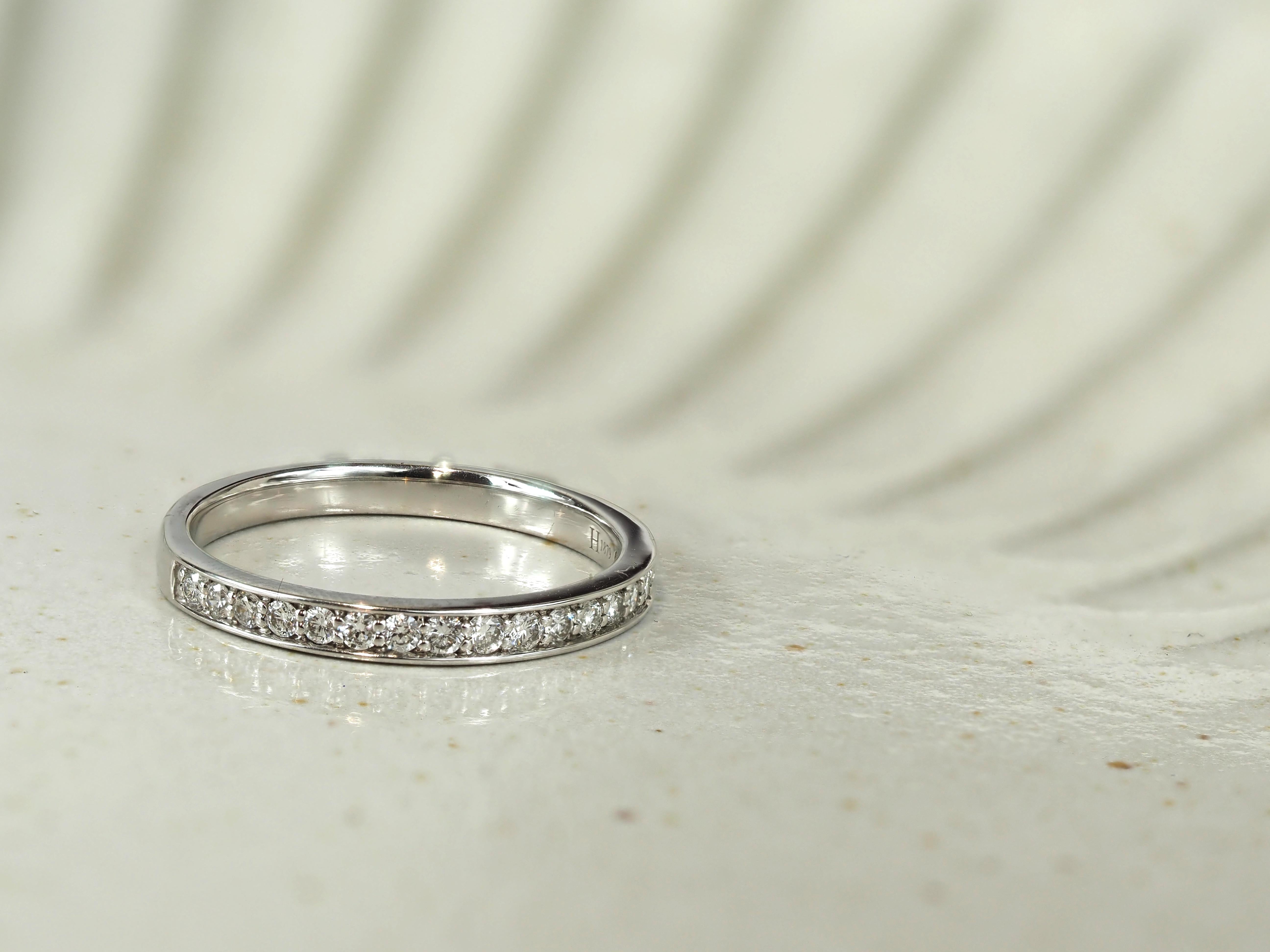 18ct White Gold Diamond Grain set Diamond Ring, 0.26ct total