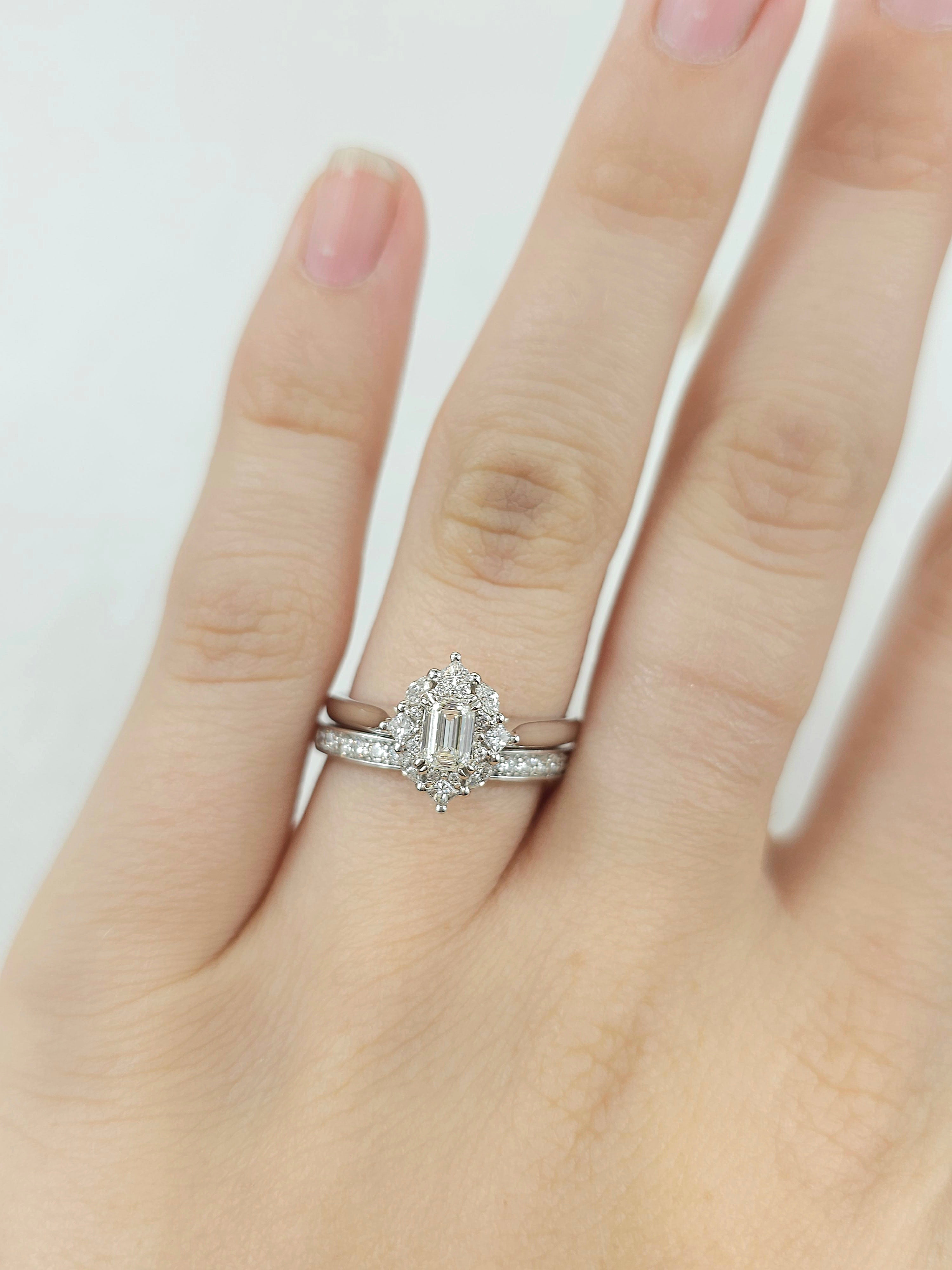 18ct White Gold Diamond Grain set Wedding band, 0.26ct total