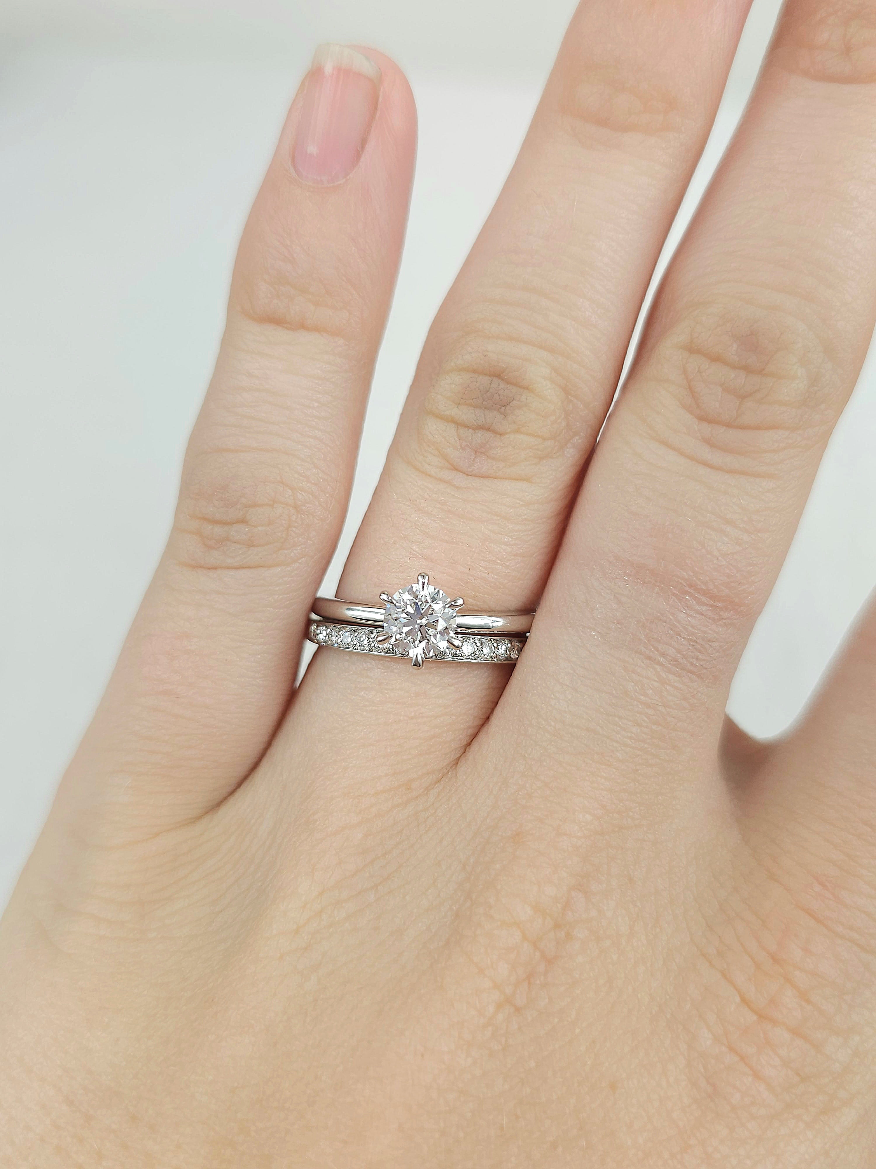 18ct Yellow and White gold Round Brilliant cut Diamond Ring, 0.26ct total