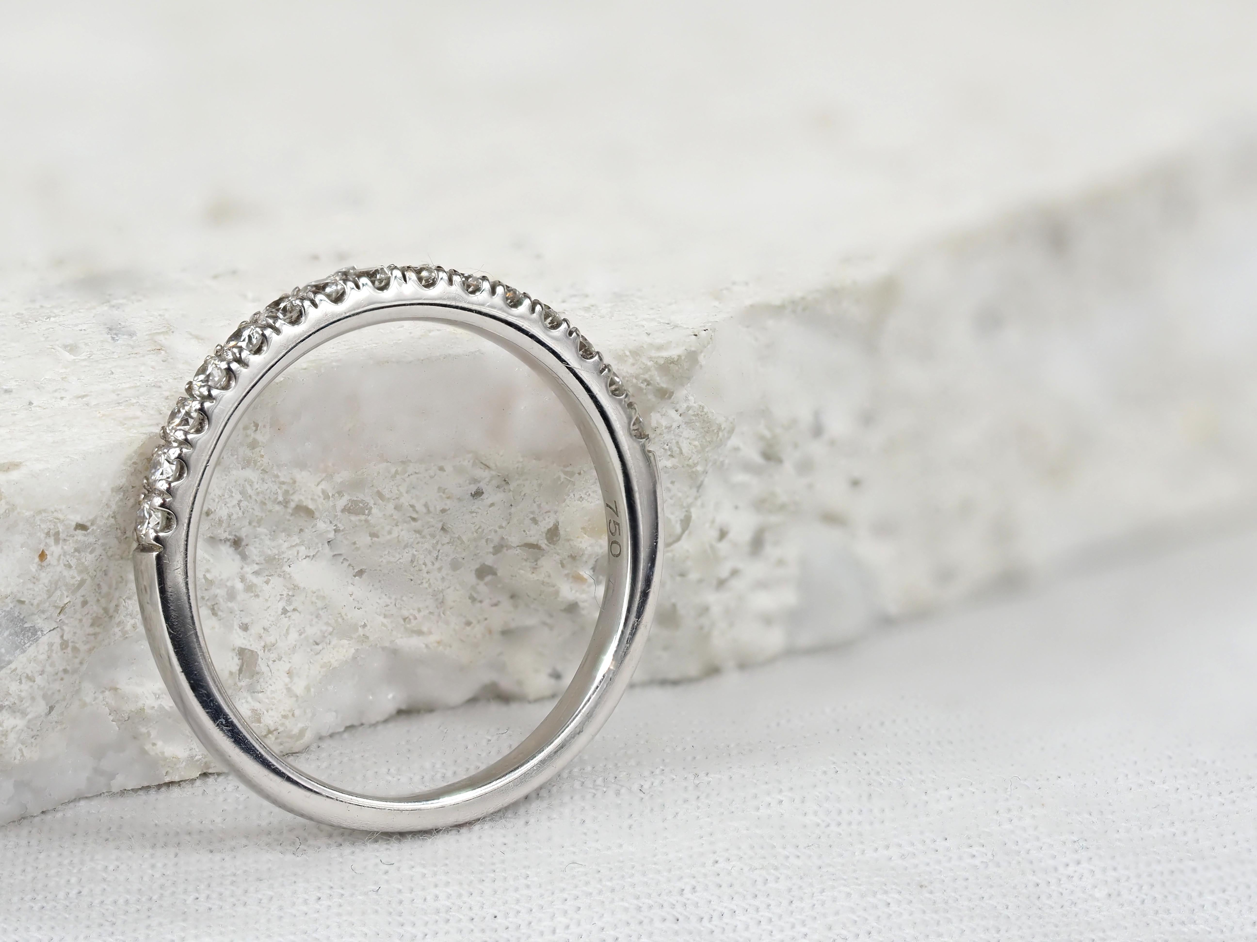 18ct White Gold Round Brilliant cut Diamond Ring, 0.35ct total