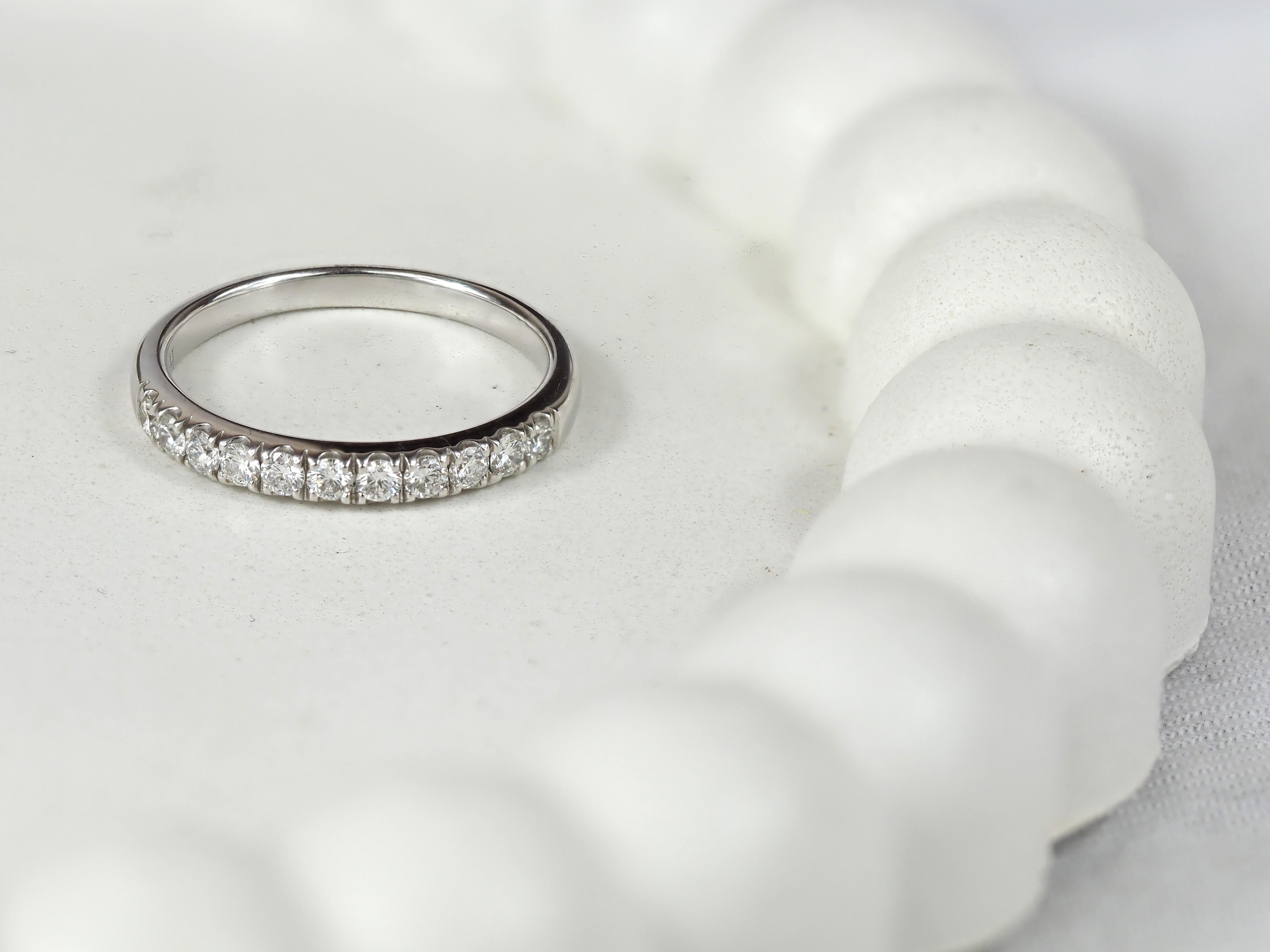 18ct White Gold Round Brilliant cut Diamond Diamond Ring, 0.41ct total