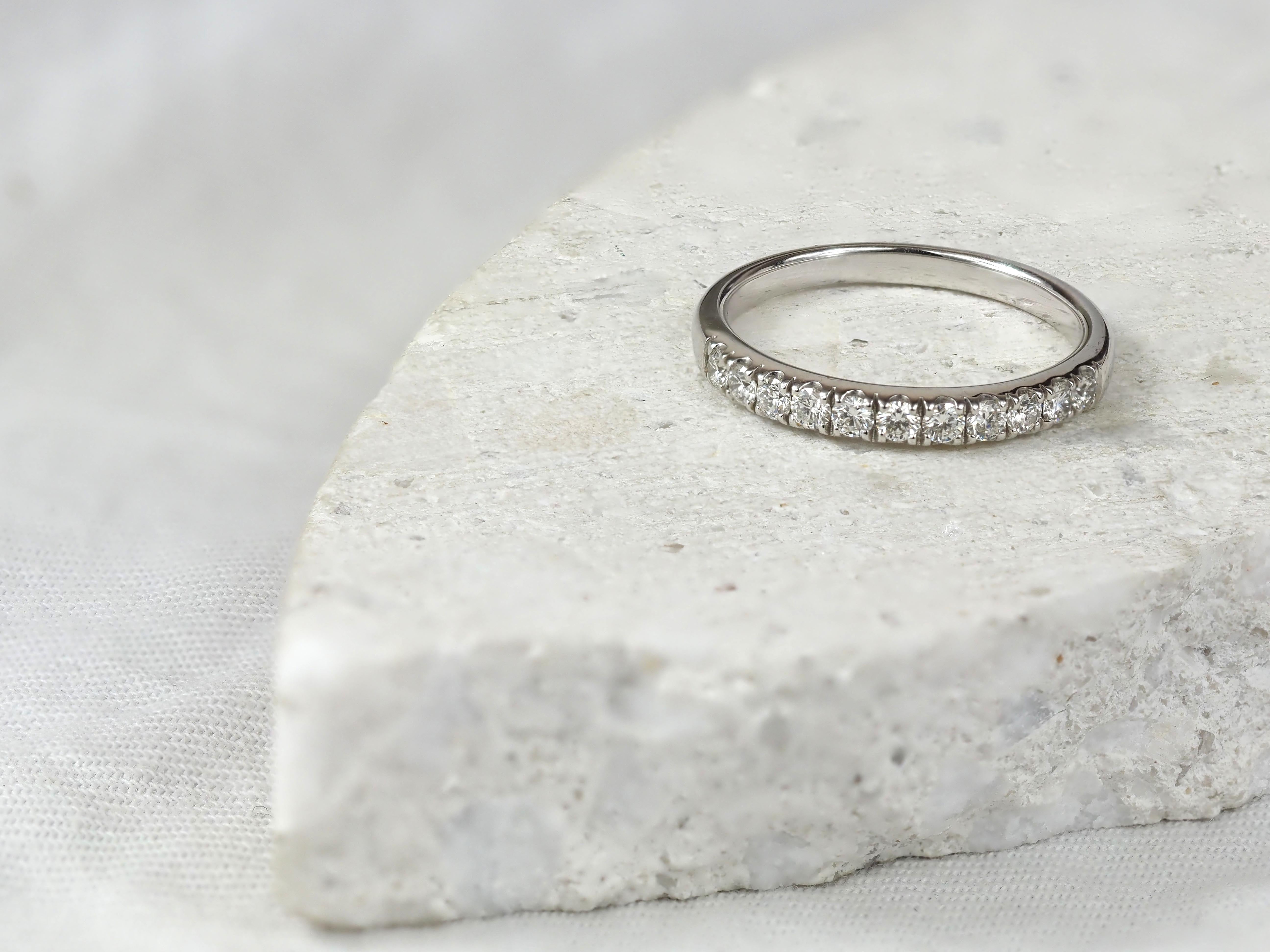 18ct White Gold Round Brilliant cut Diamond Diamond Ring, 0.41ct total