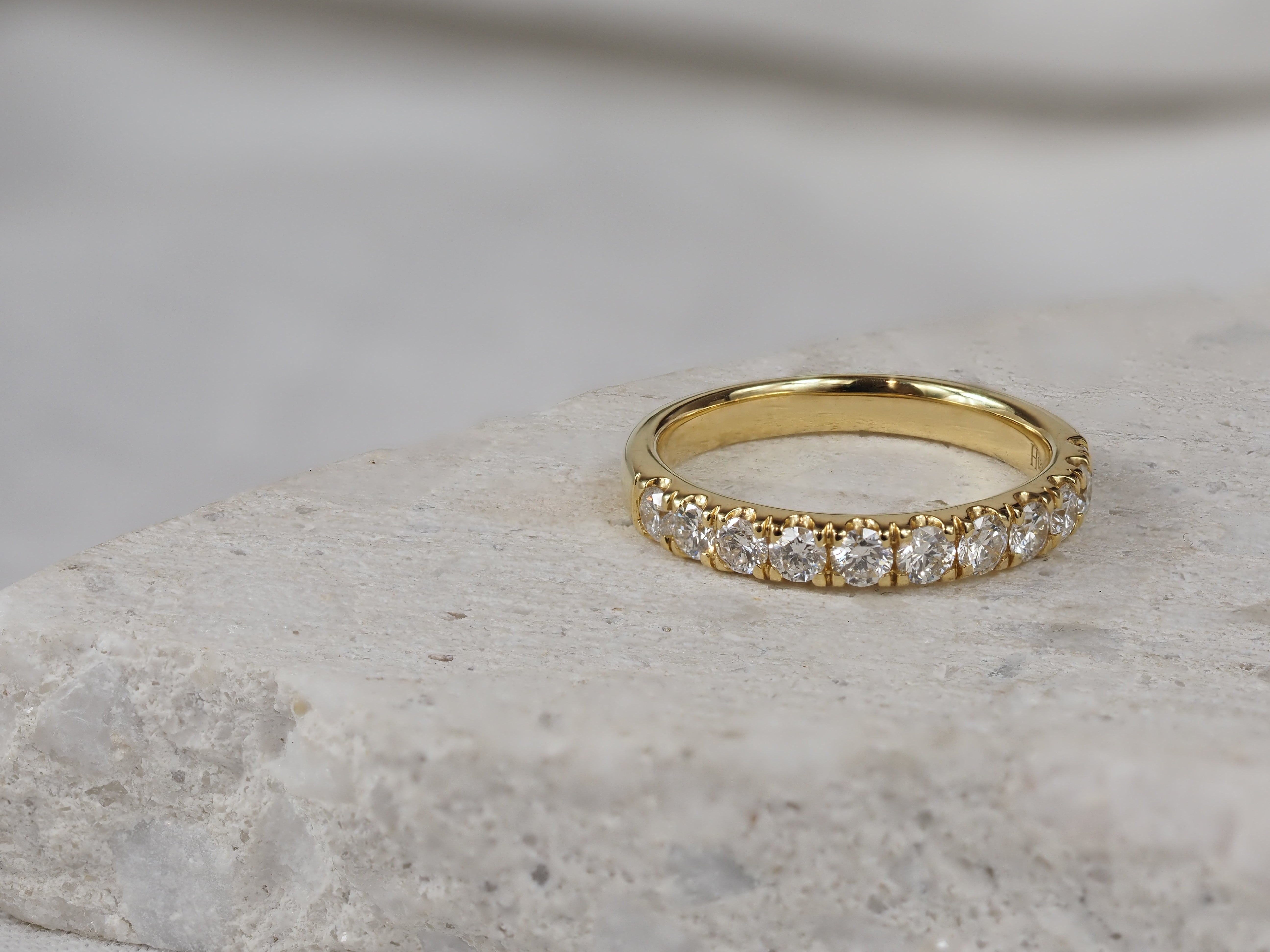 18ct Yellow Gold Round Brilliant Cut Diamond Ring, 0.76ct Total