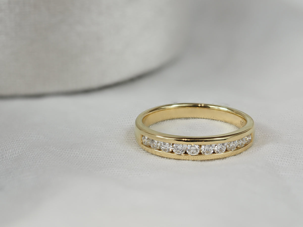 18ct Yellow Gold Round Brilliant cut Diamond Ring, 0.40ct Total