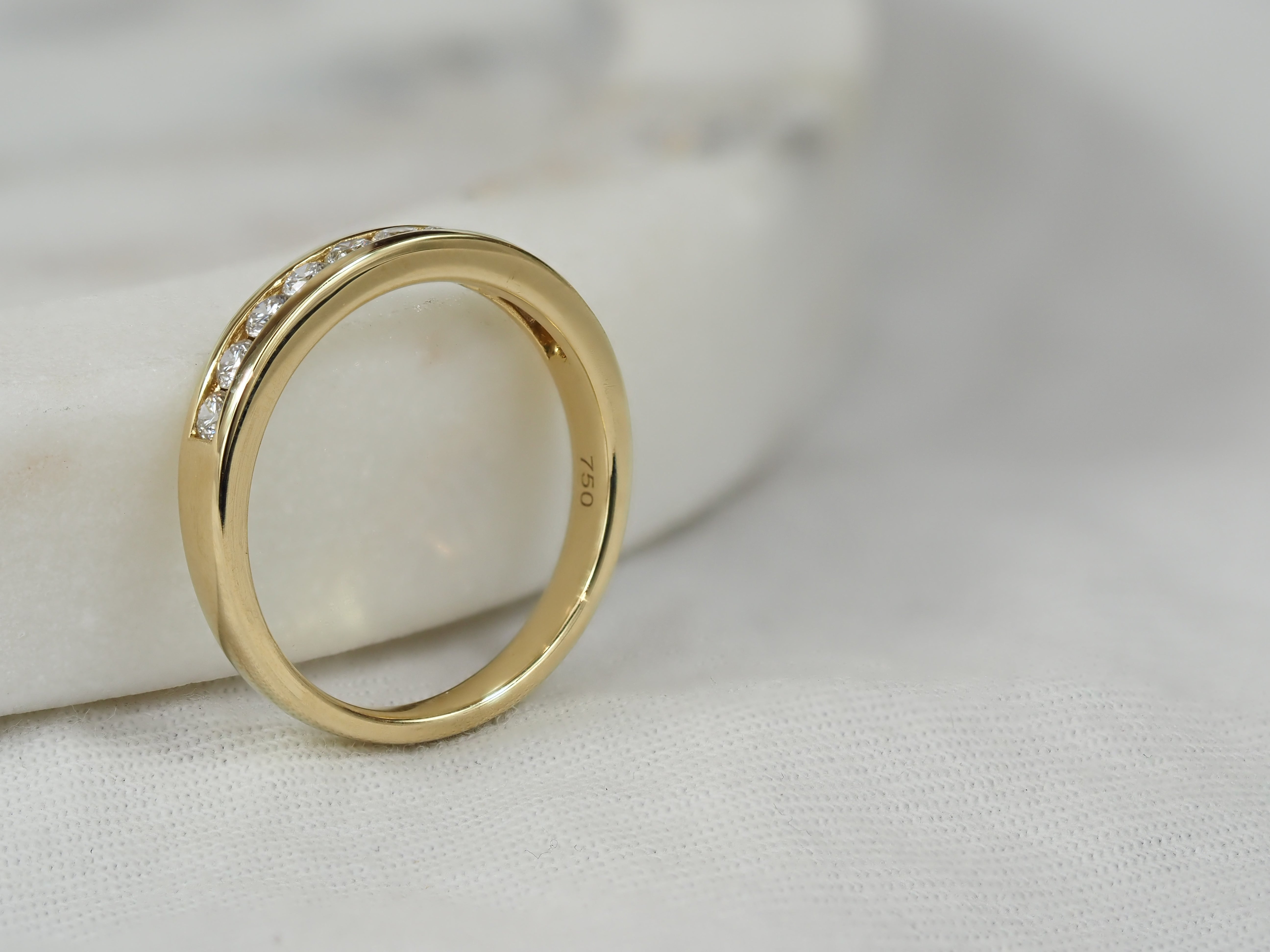 18ct Yellow Gold Round Brilliant cut Diamond Ring, 0.40ct Total
