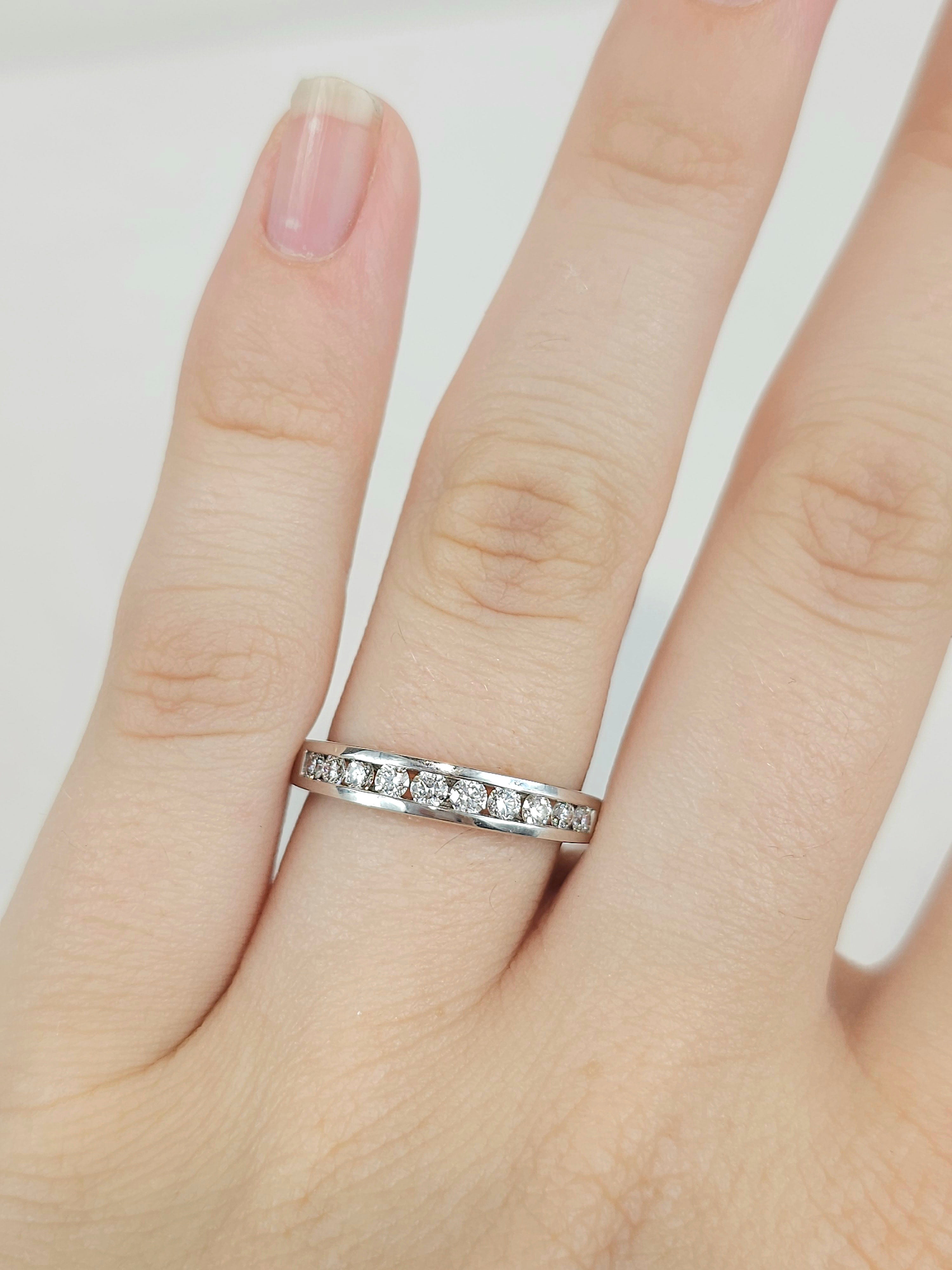 18ct White Gold Round Brilliant cut Diamond Band, 0.40ct total