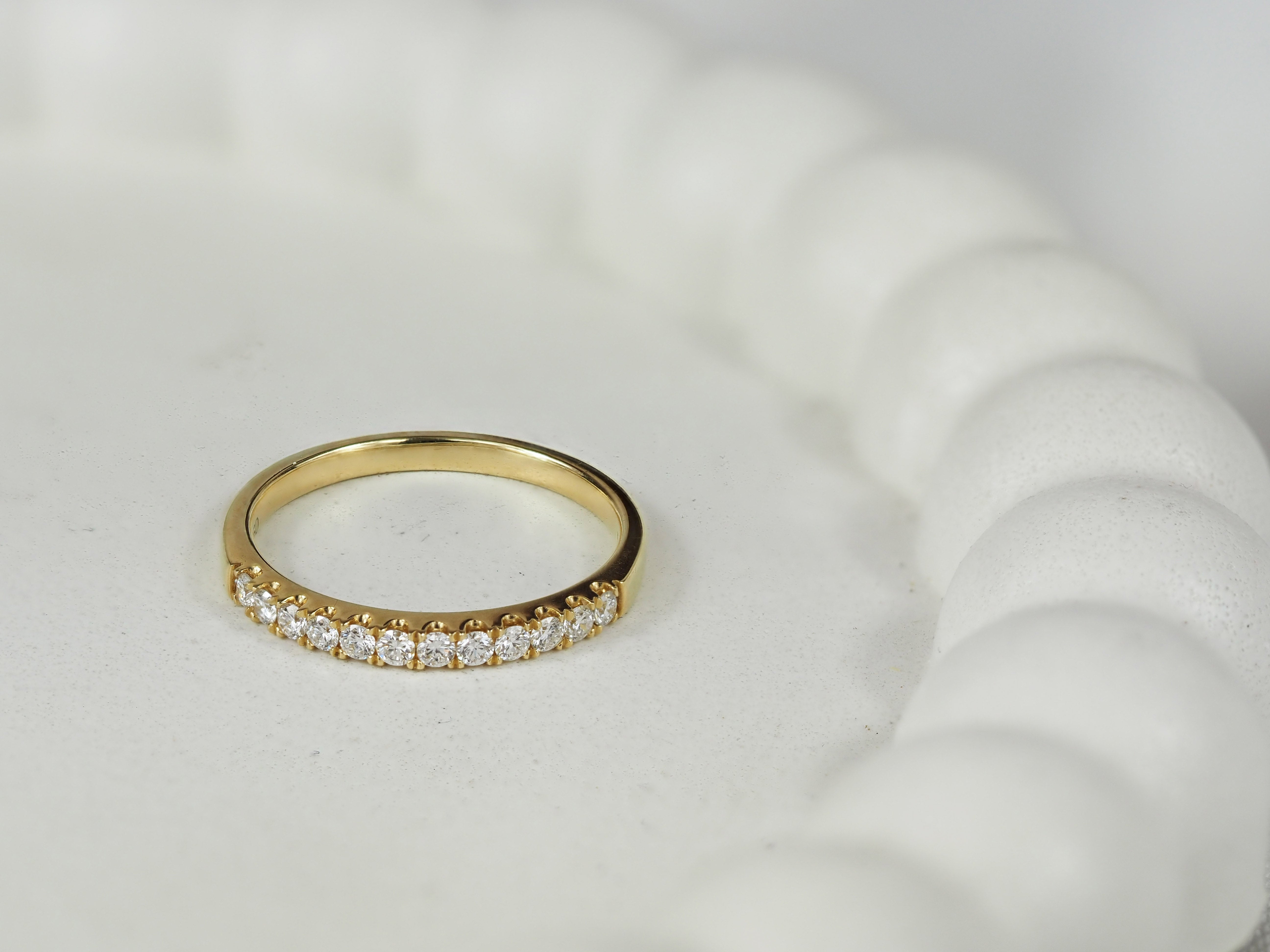 18ct Yellow Gold Round Brilliant cut Diamond Ring, 0.24ct total