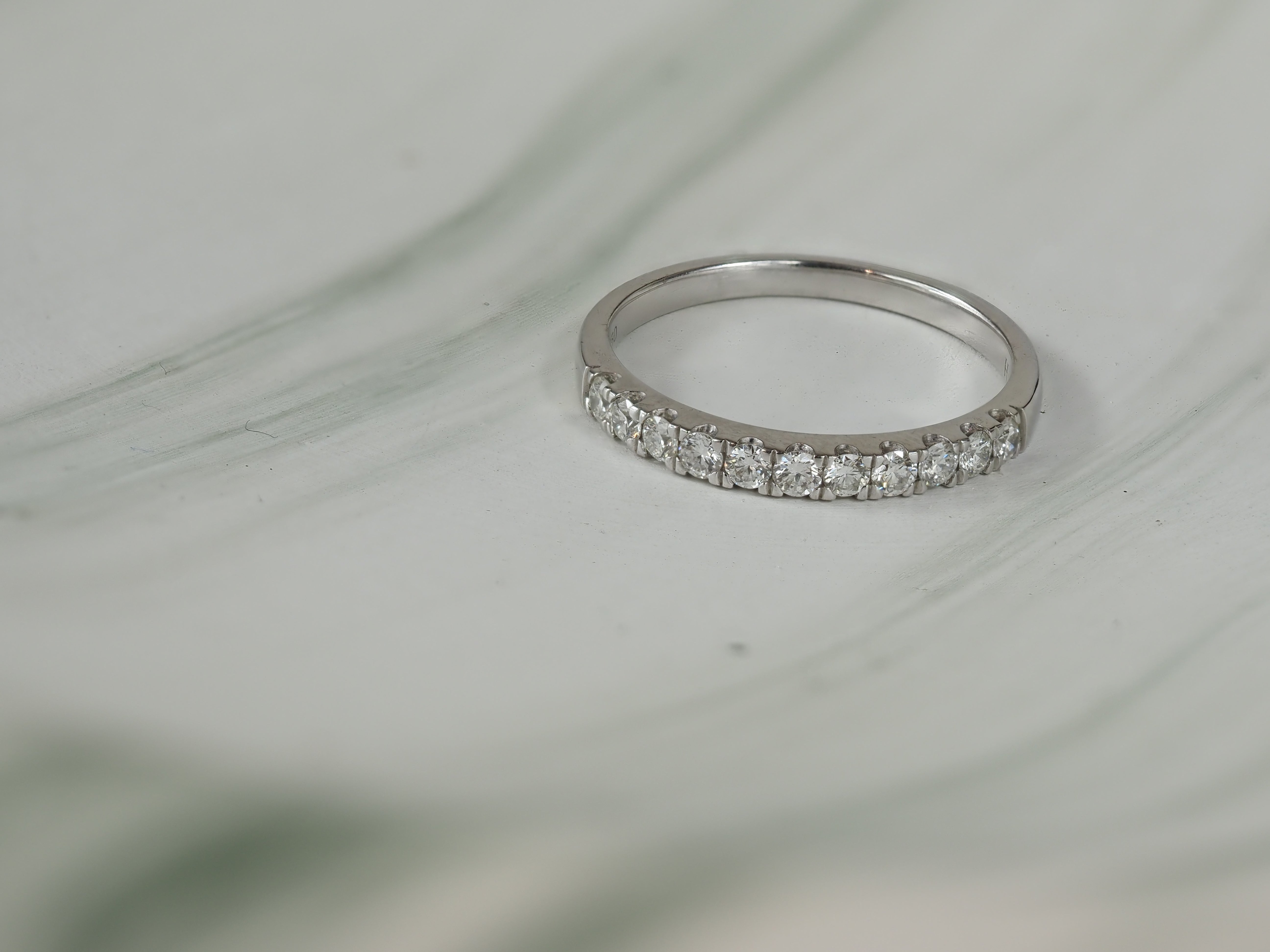 18ct White Gold Round Brilliant cut Diamond Ring, 0.33ct total