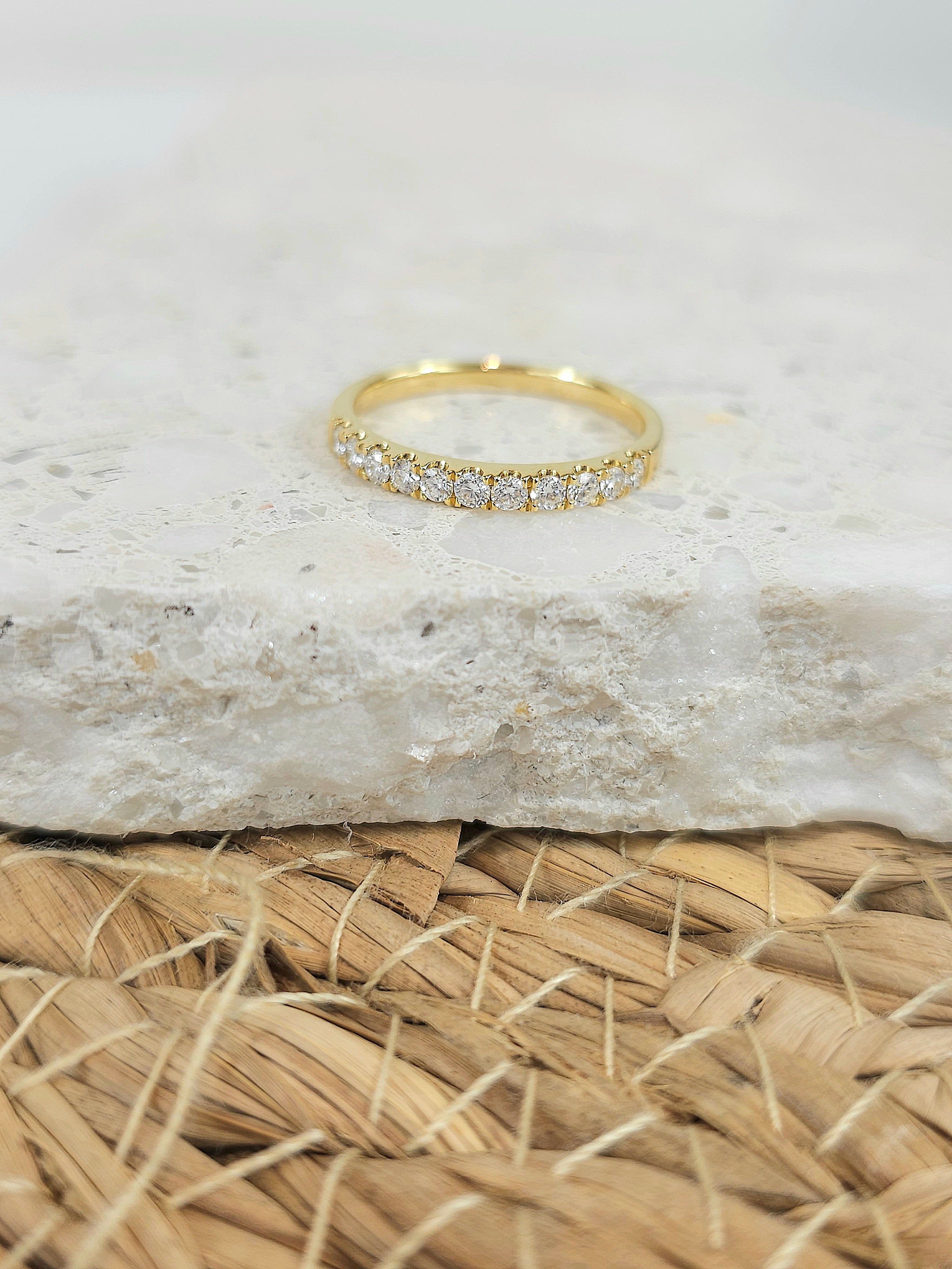 18ct Yellow Gold Round Brilliant cut Diamond Band, 0.33ct total