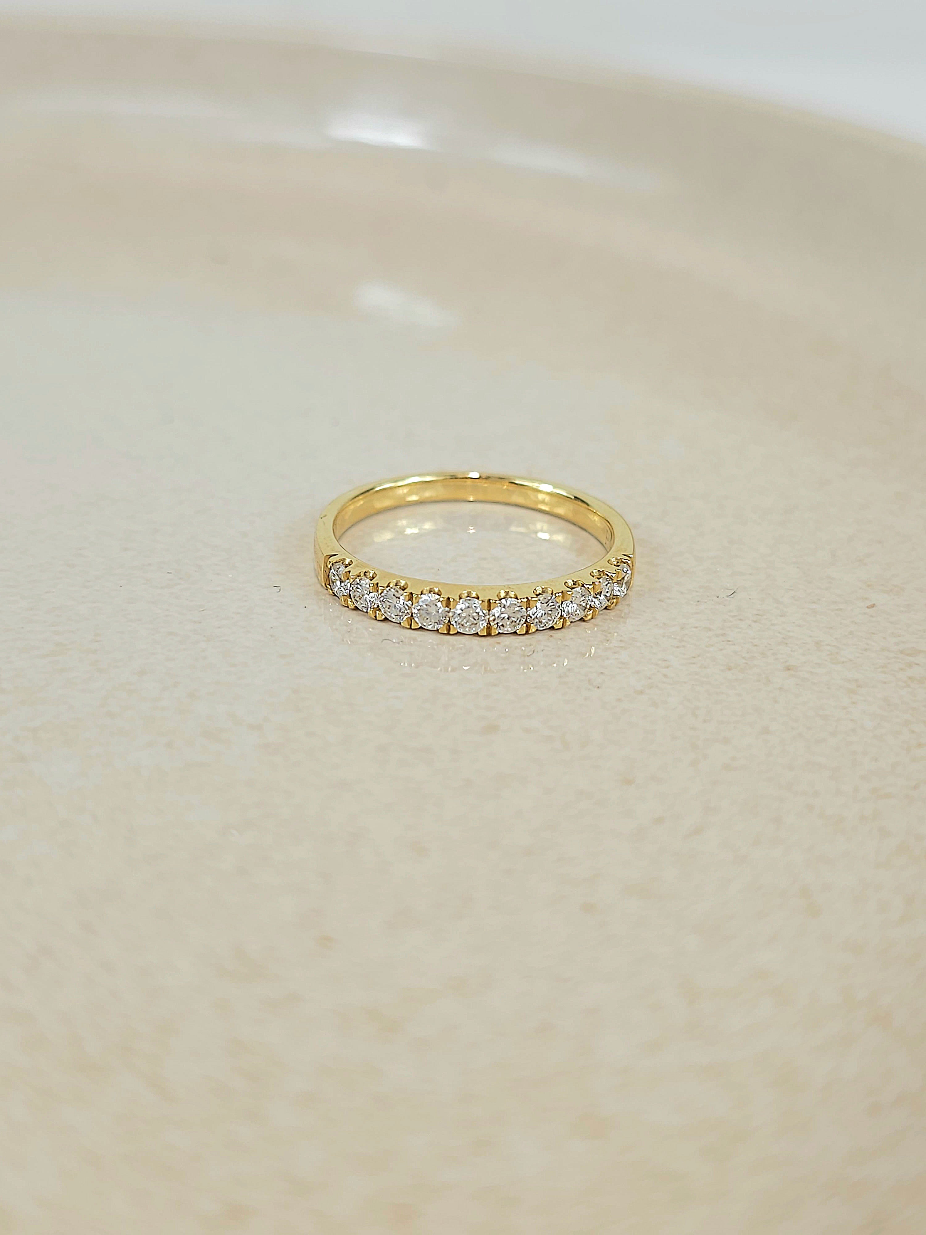 18ct Yellow Gold Round Brilliant cut Diamond band, 0.40ct Total