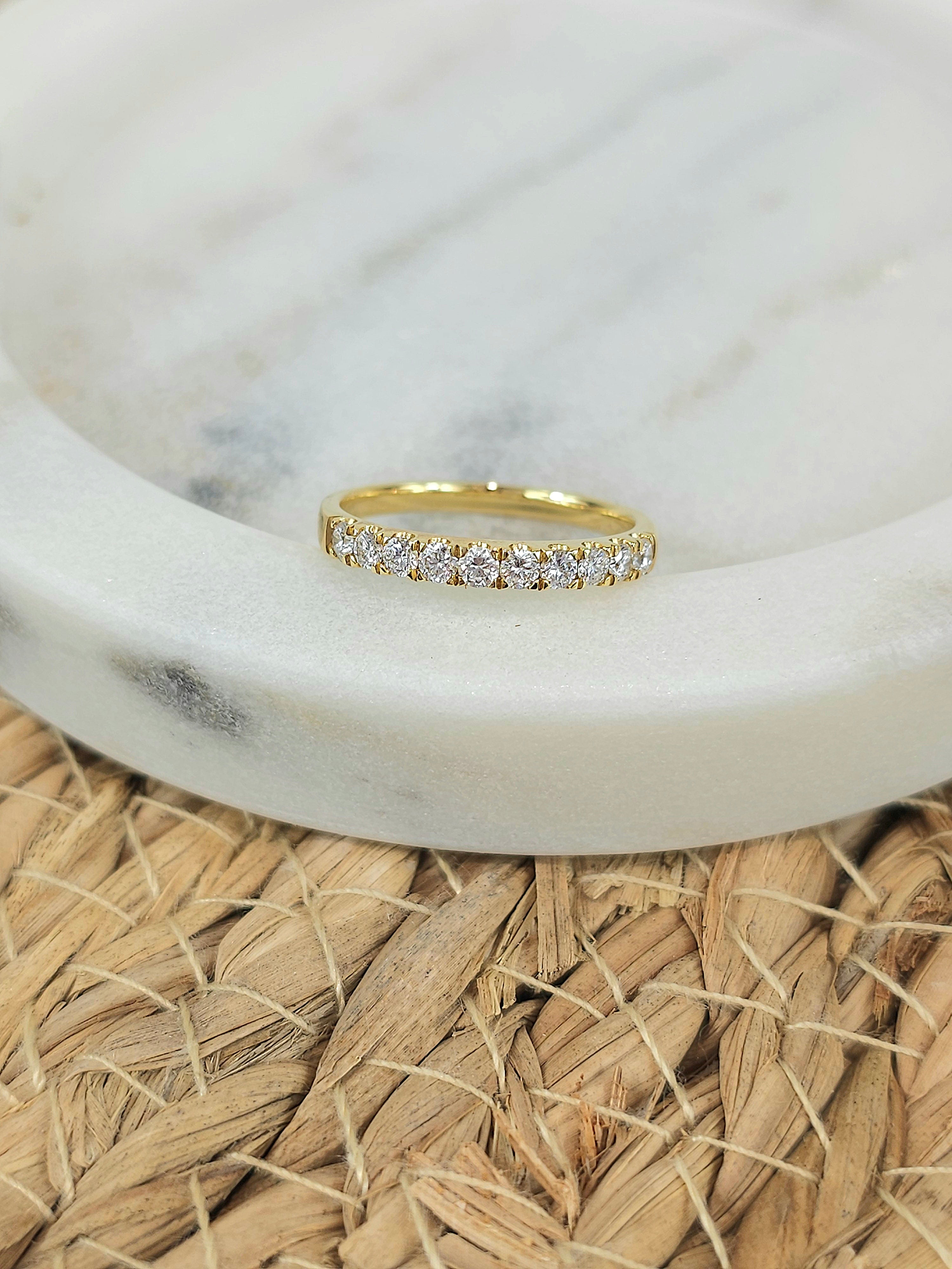 18ct Yellow Gold Round Brilliant cut Diamond band, 0.40ct Total
