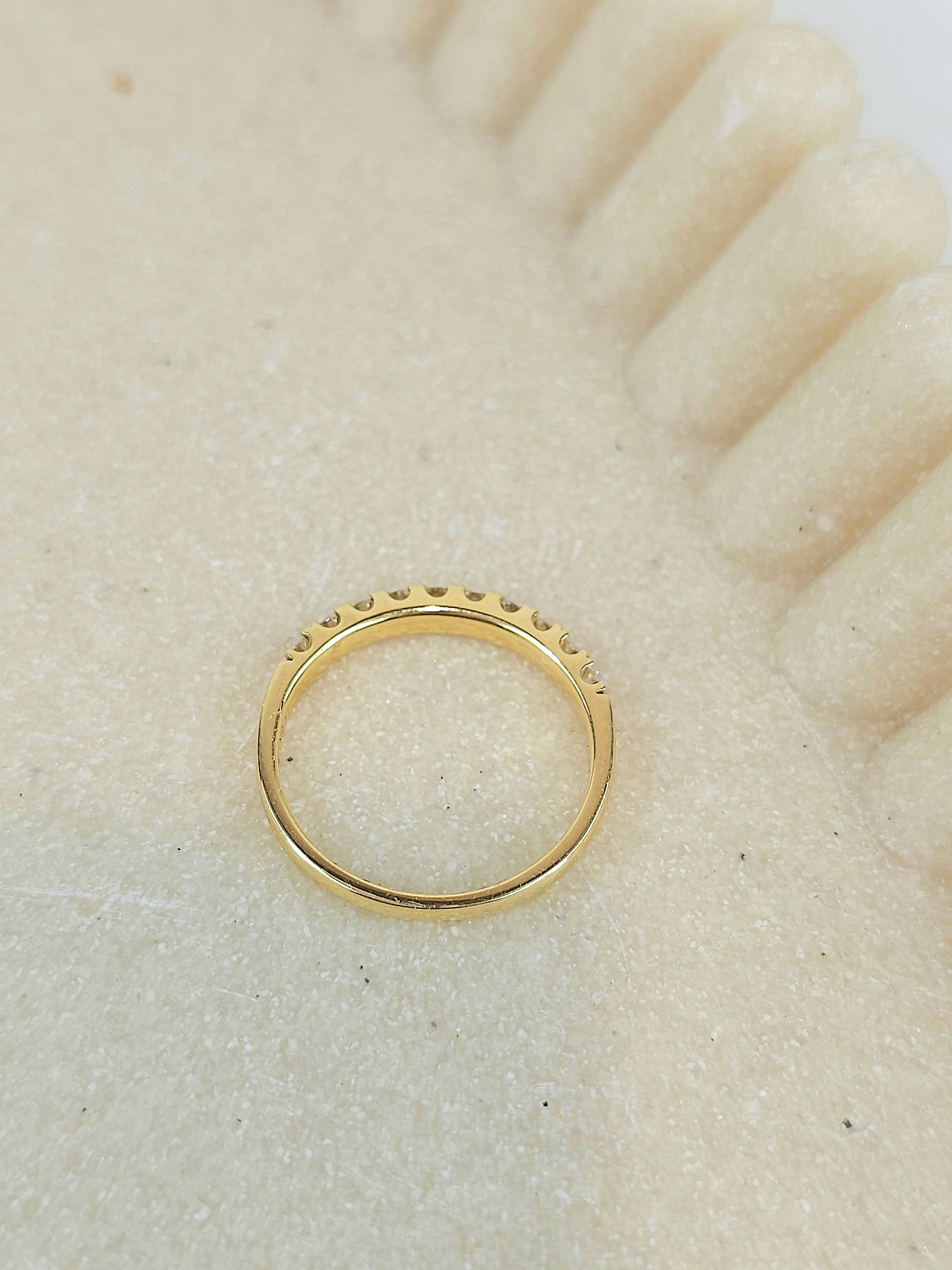 18ct Yellow Gold Round Brilliant cut Diamond band, 0.40ct Total