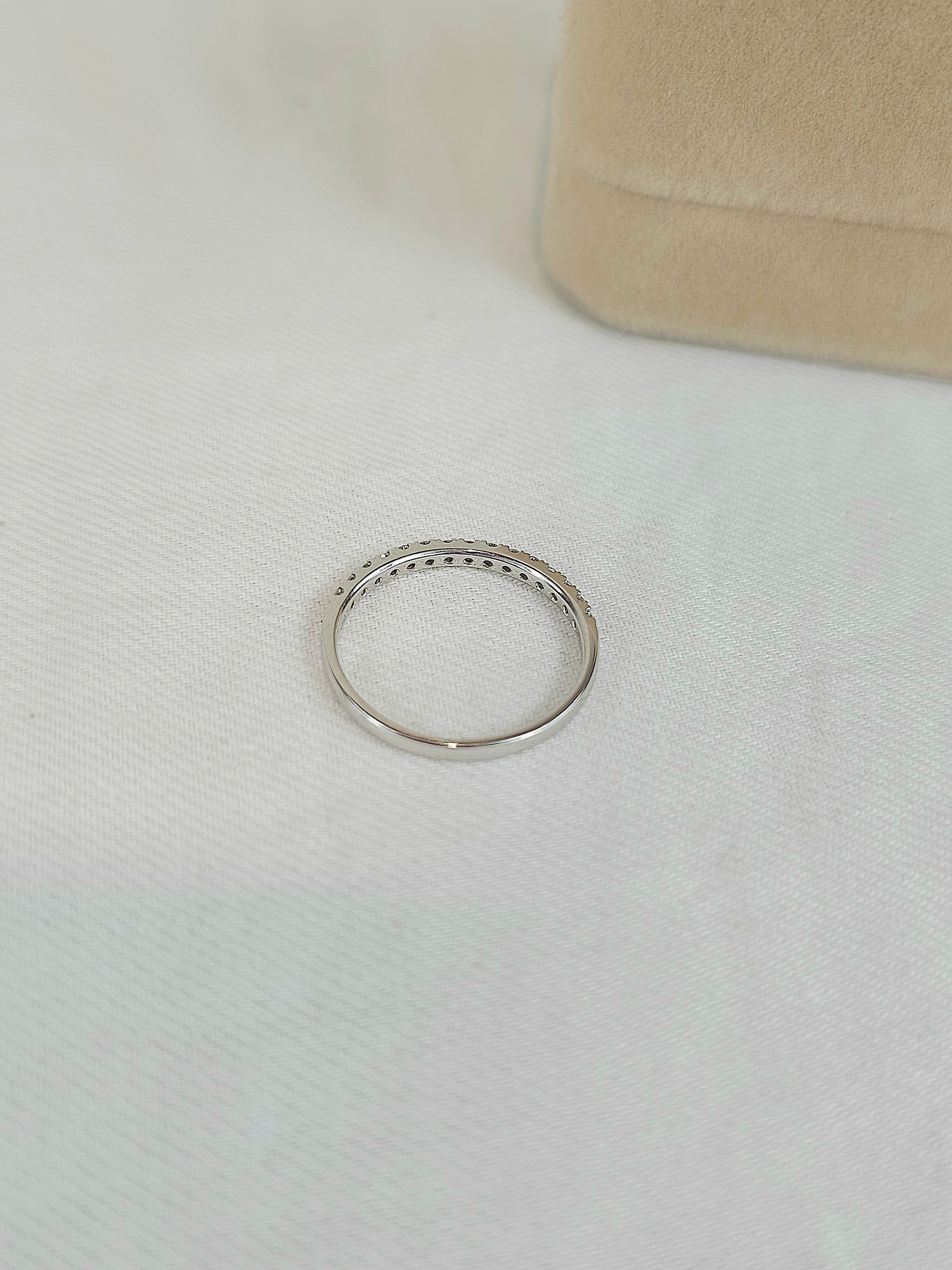 18ct White Gold Round Brilliant cut Diamond Band, 0.25ct total