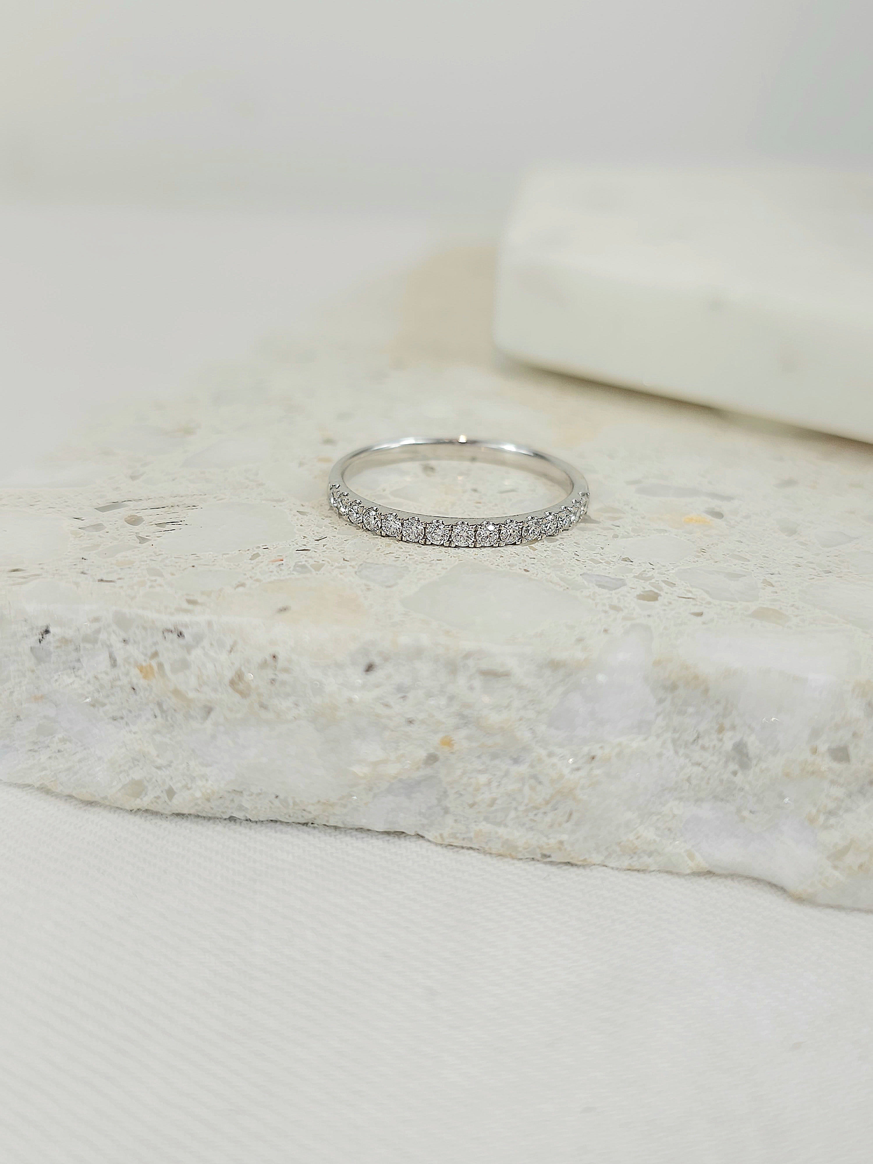 18ct White Gold Round Brilliant cut Diamond Band, 0.25ct total