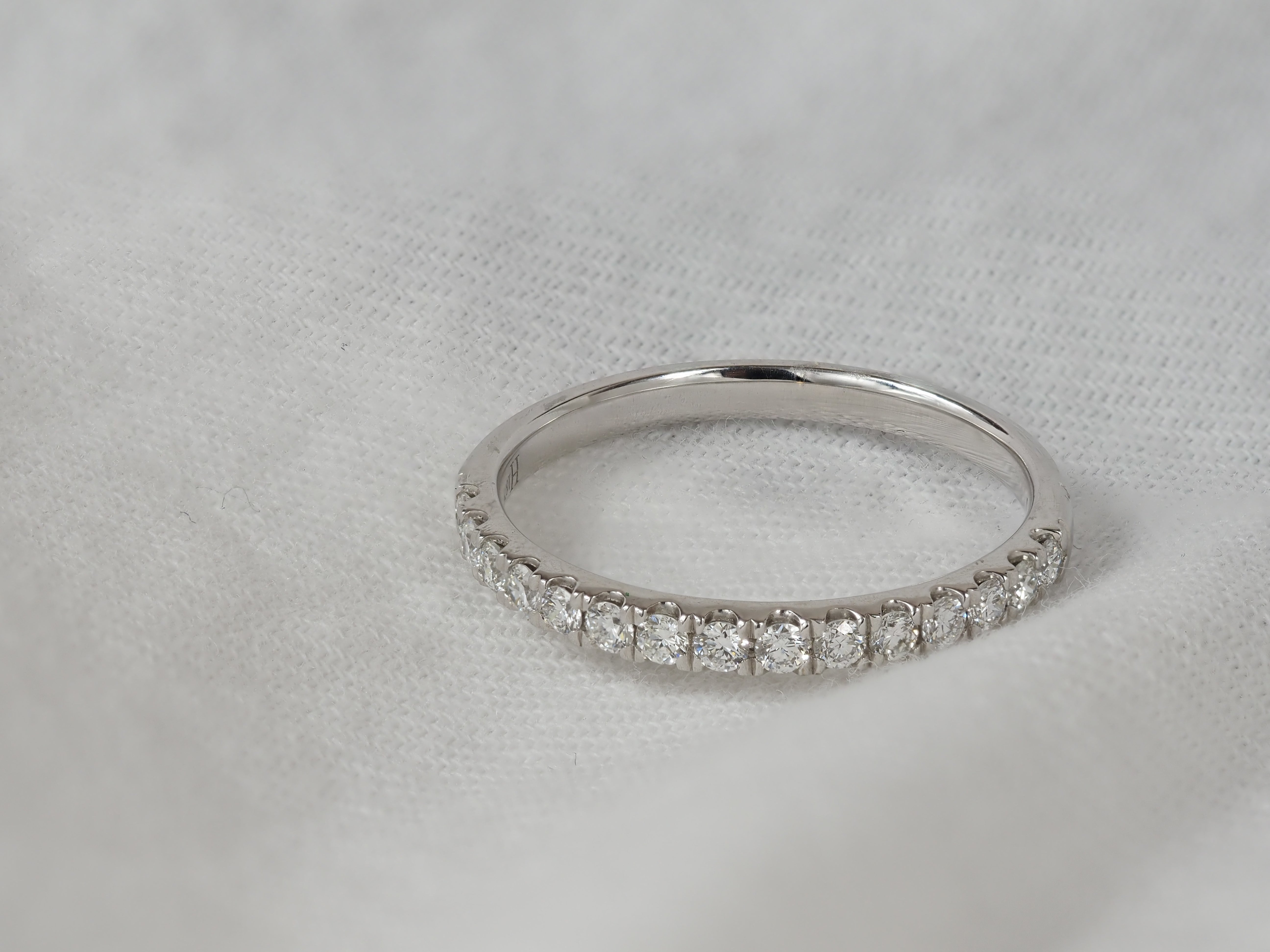 18ct White Gold Round Brilliant cut Diamond Ring, 0.33ct total
