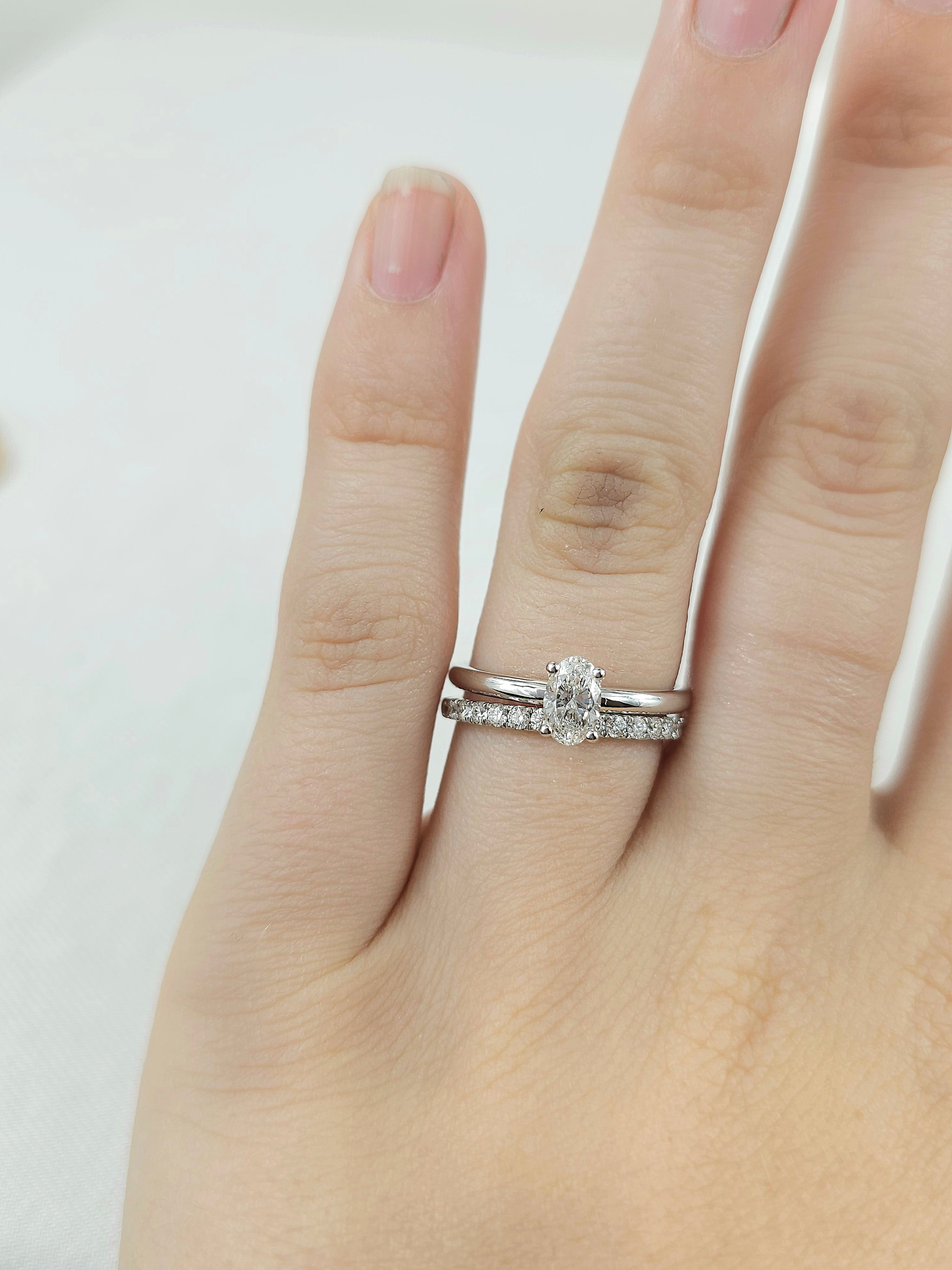 18ct Yellow and White gold Round Brilliant cut Diamond band, 0.33ct total