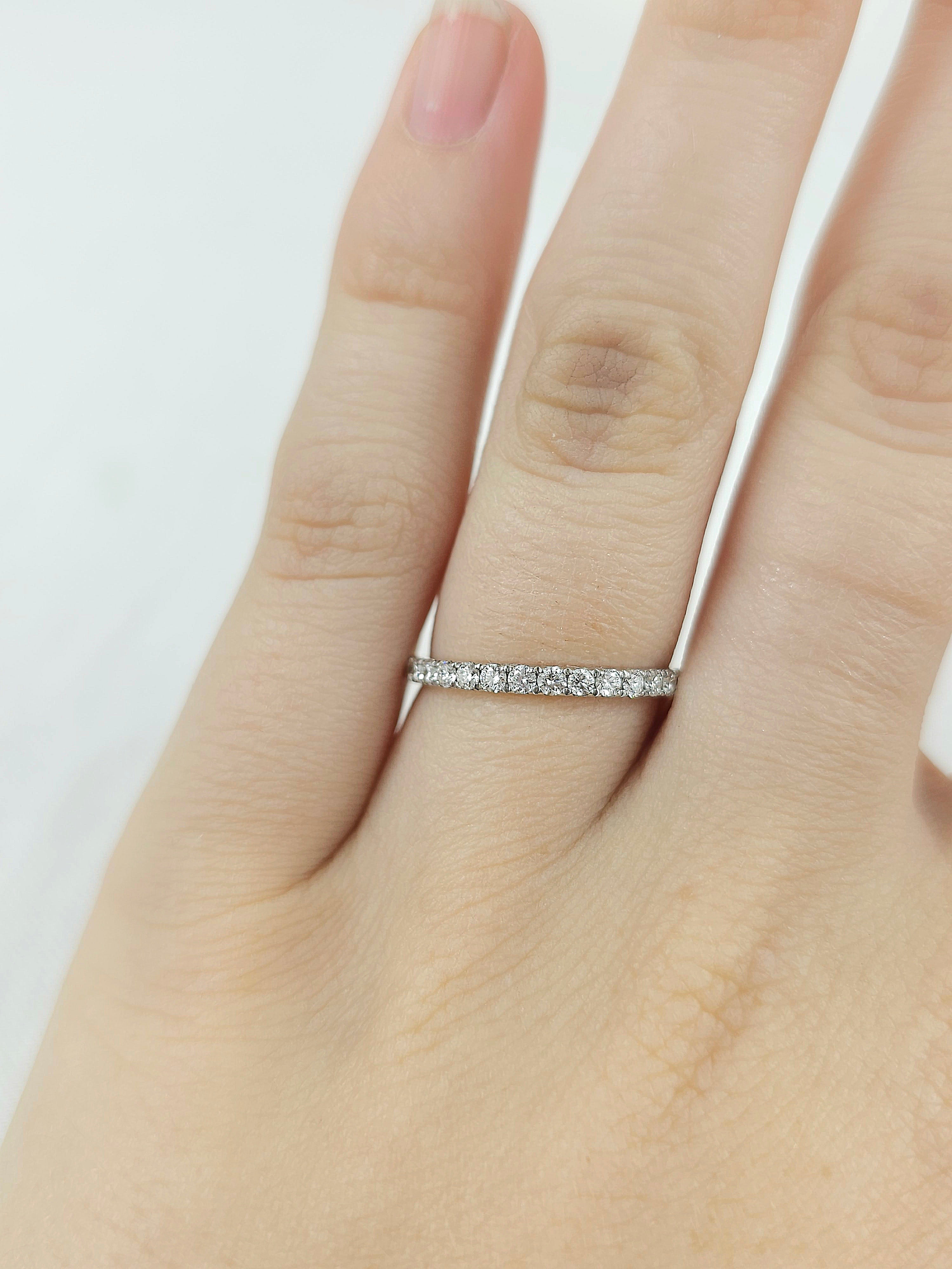 18ct Yellow and White gold Round Brilliant cut Diamond band, 0.33ct total