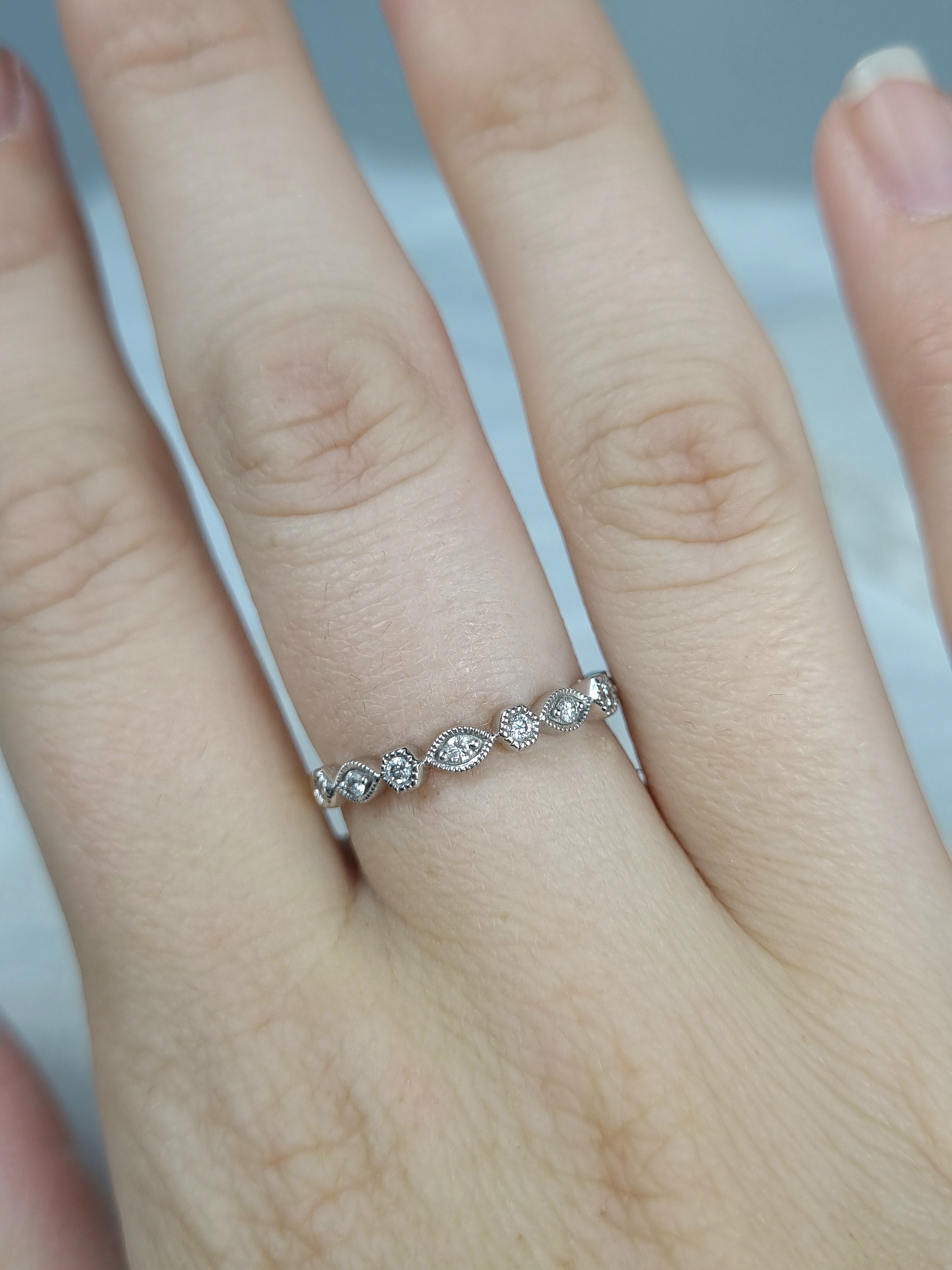 9ct Yellow and White Gold Vintage Style Diamond ring, 0.15ct total