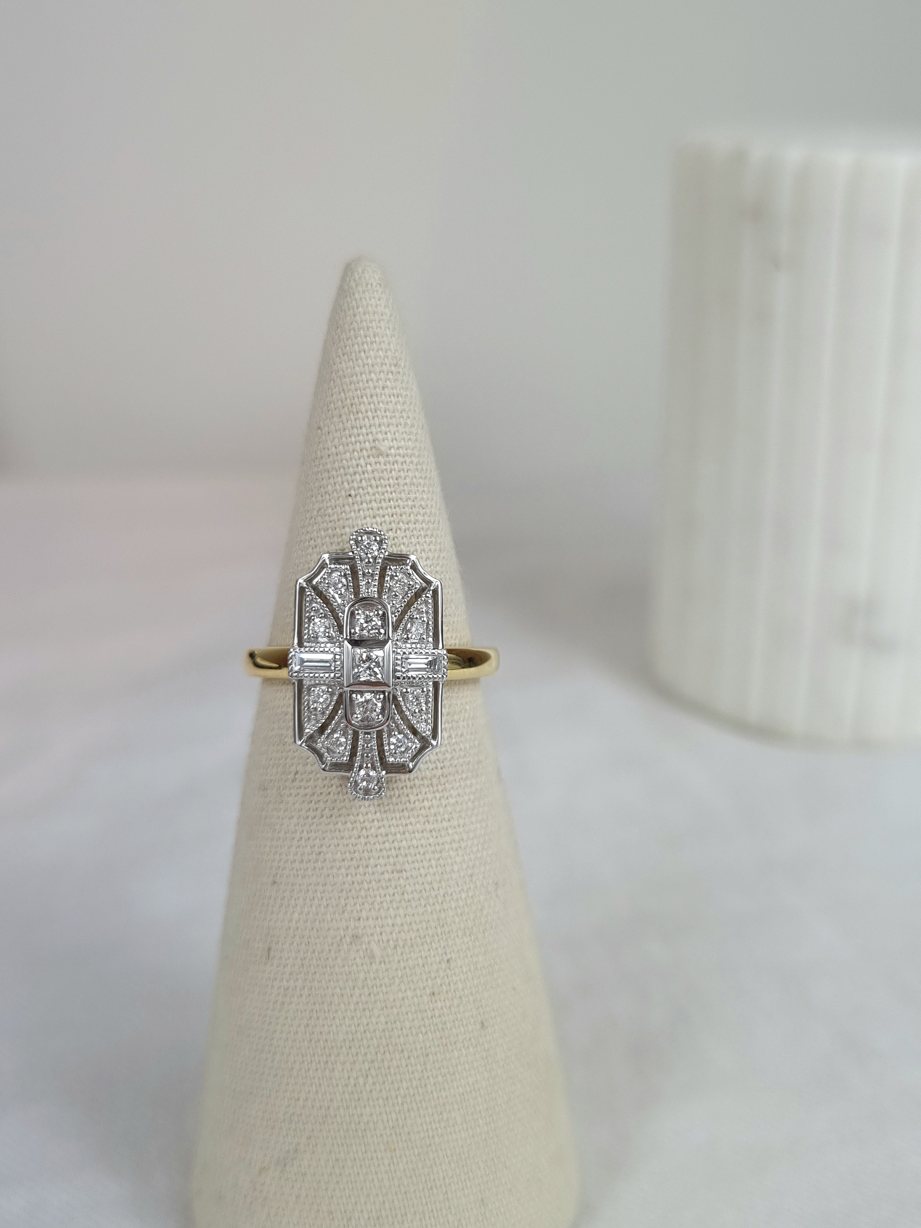 18ct White & Yellow Gold Art deco Diamond dress ring