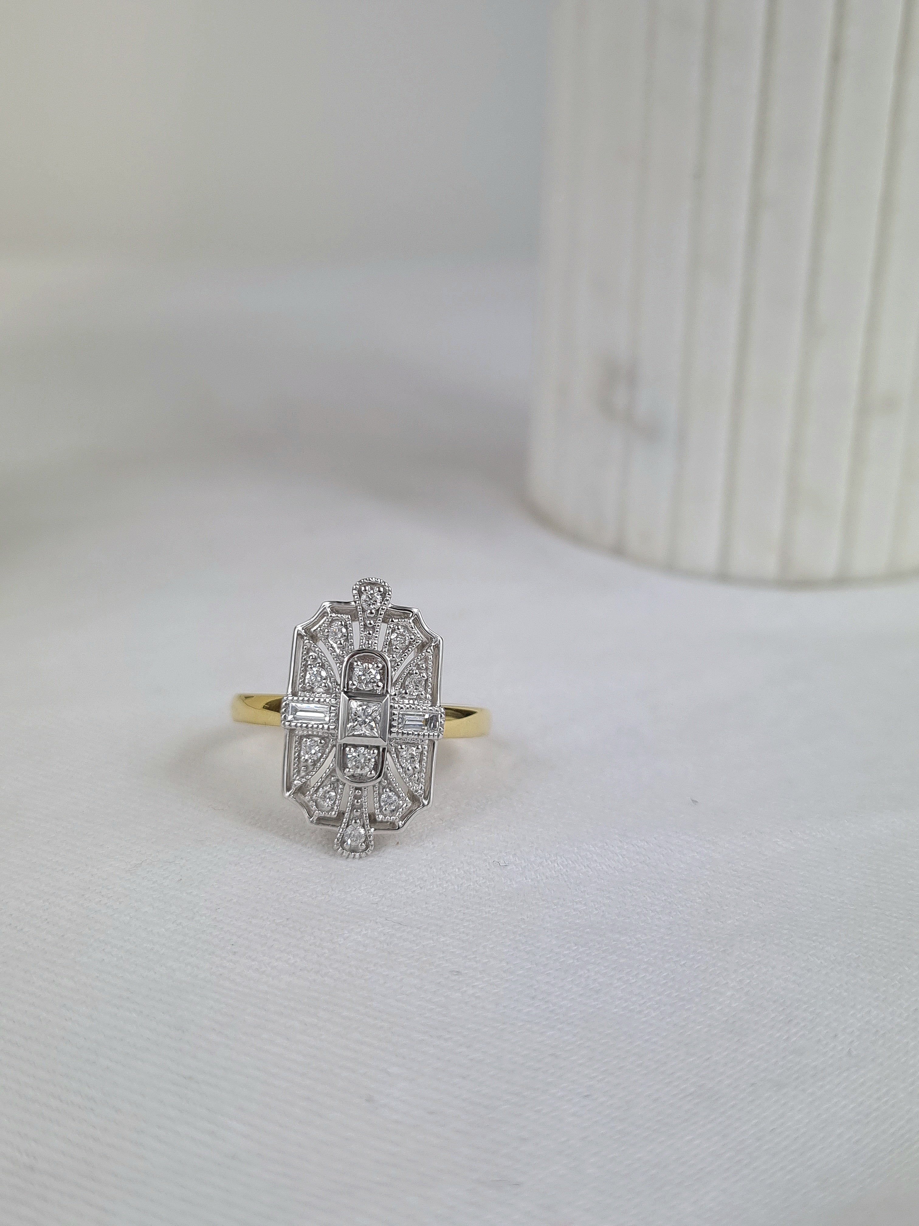18ct White & Yellow Gold Art deco Diamond dress ring