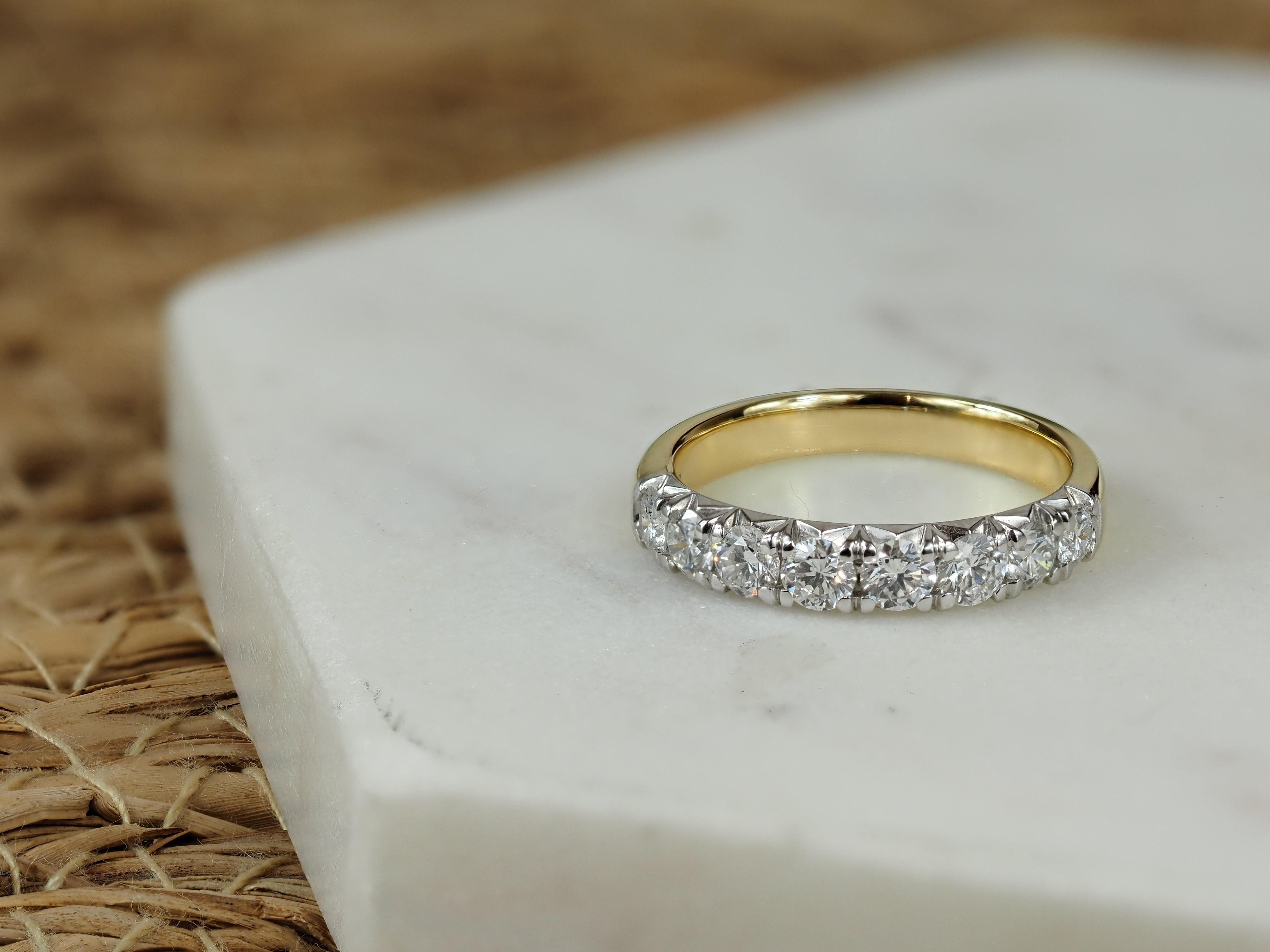 18ct Yellow and White Gold Round Brilliant cut Diamond Ring, 1.01ct total