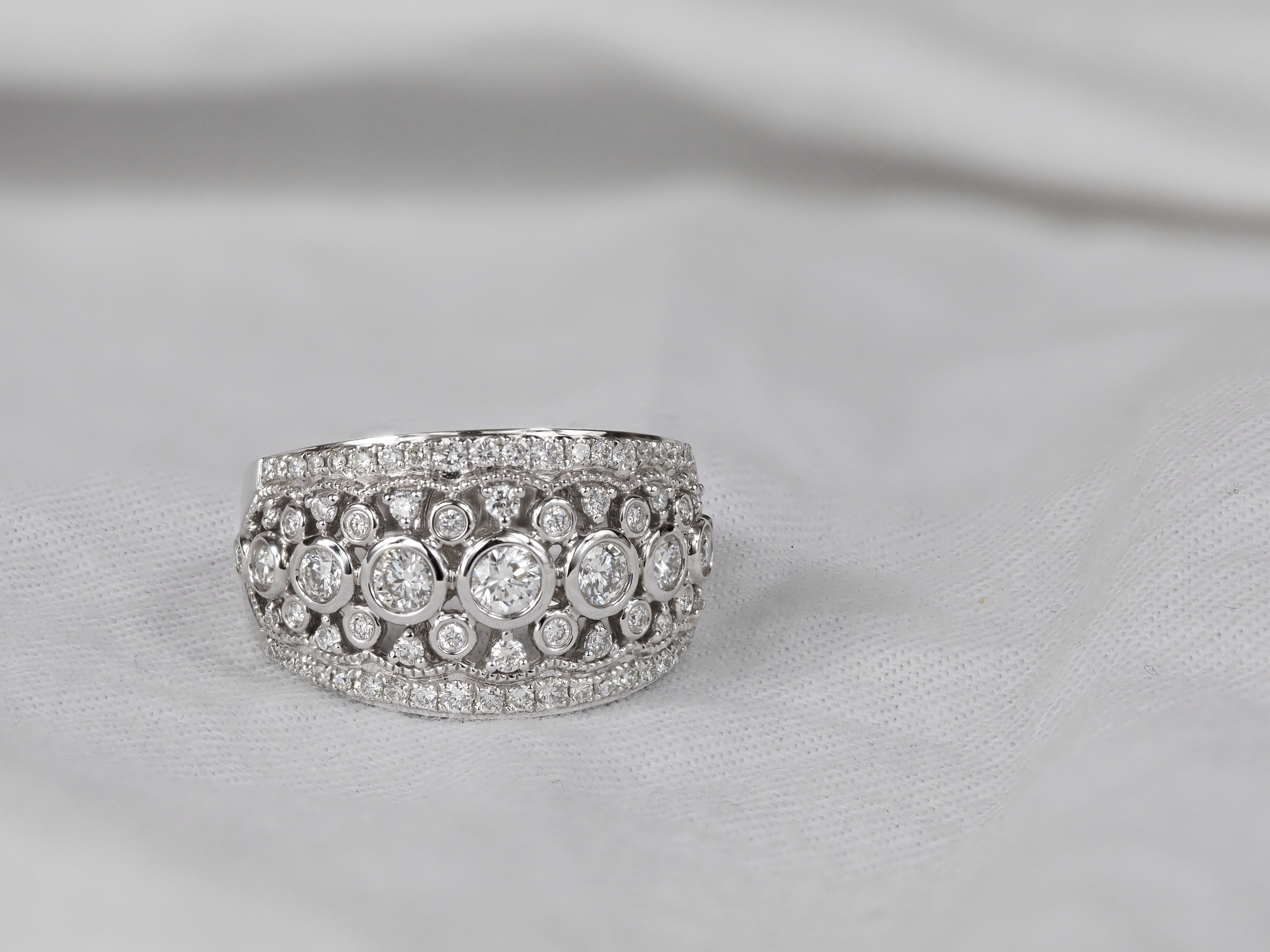 18ct White Gold Filigree Diamond Dress Ring, 1.01 carats total.