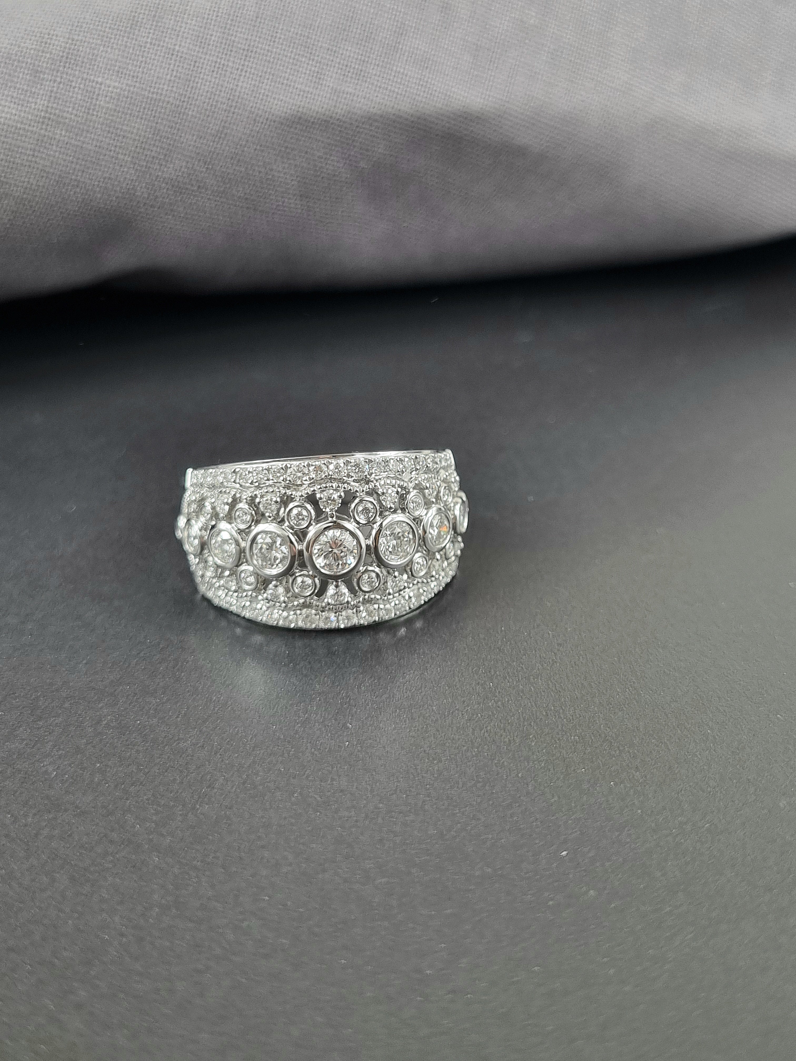 18ct White Gold Filigree Diamond Dress Ring, 1.01 carats total.