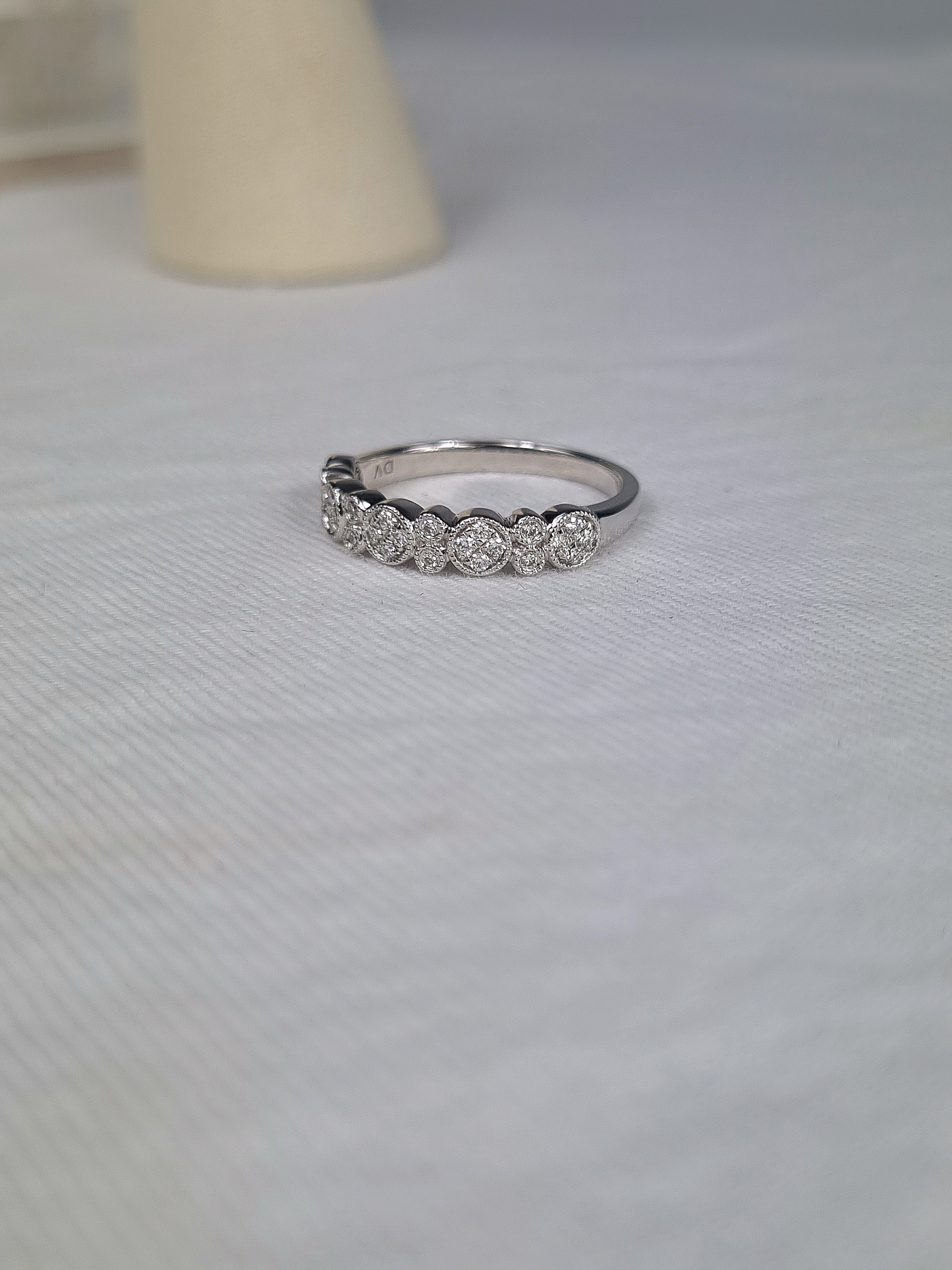 18ct White Gold Diamond Millgrain Dress ring