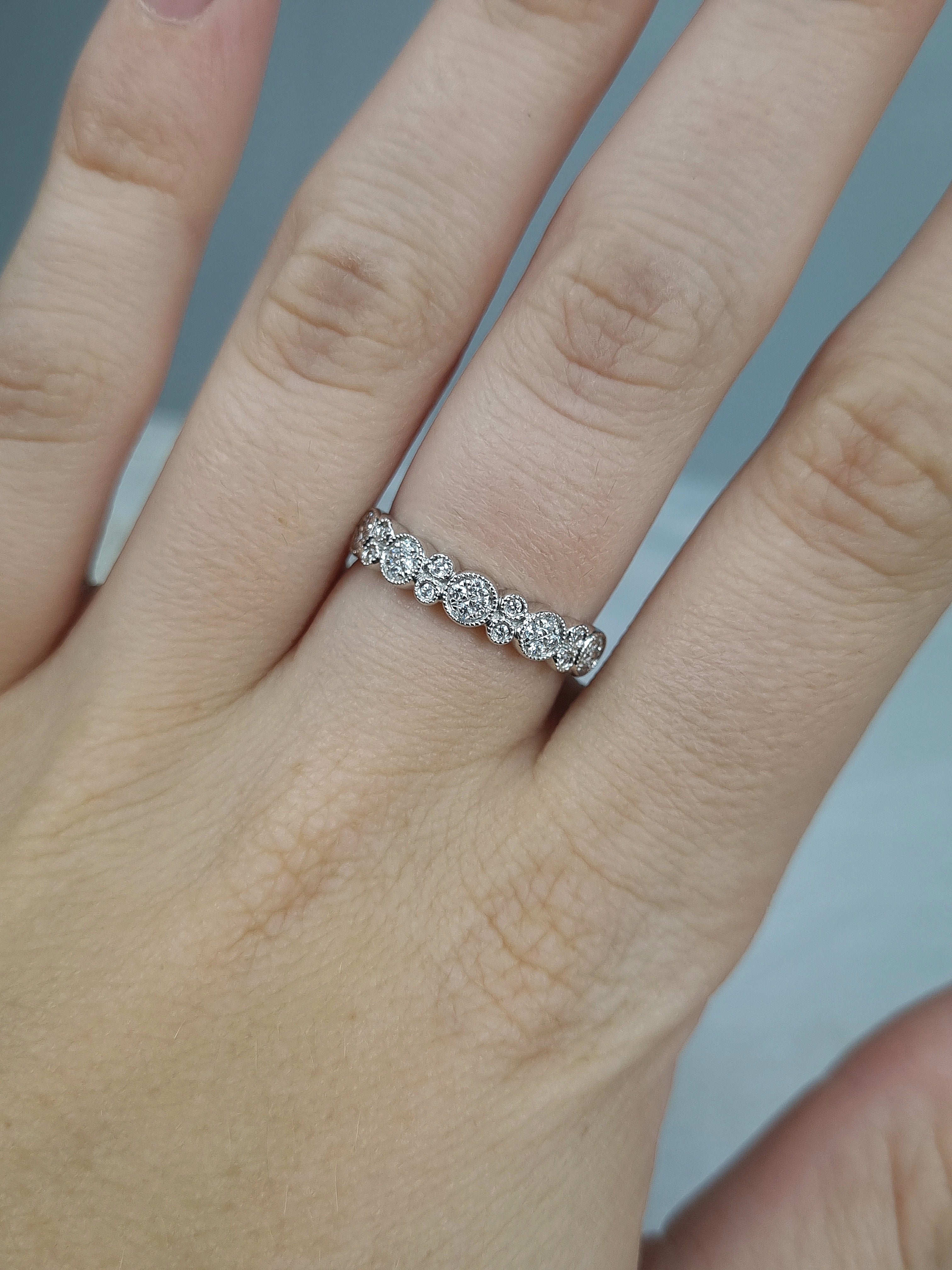 18ct White Gold Diamond Millgrain Dress ring