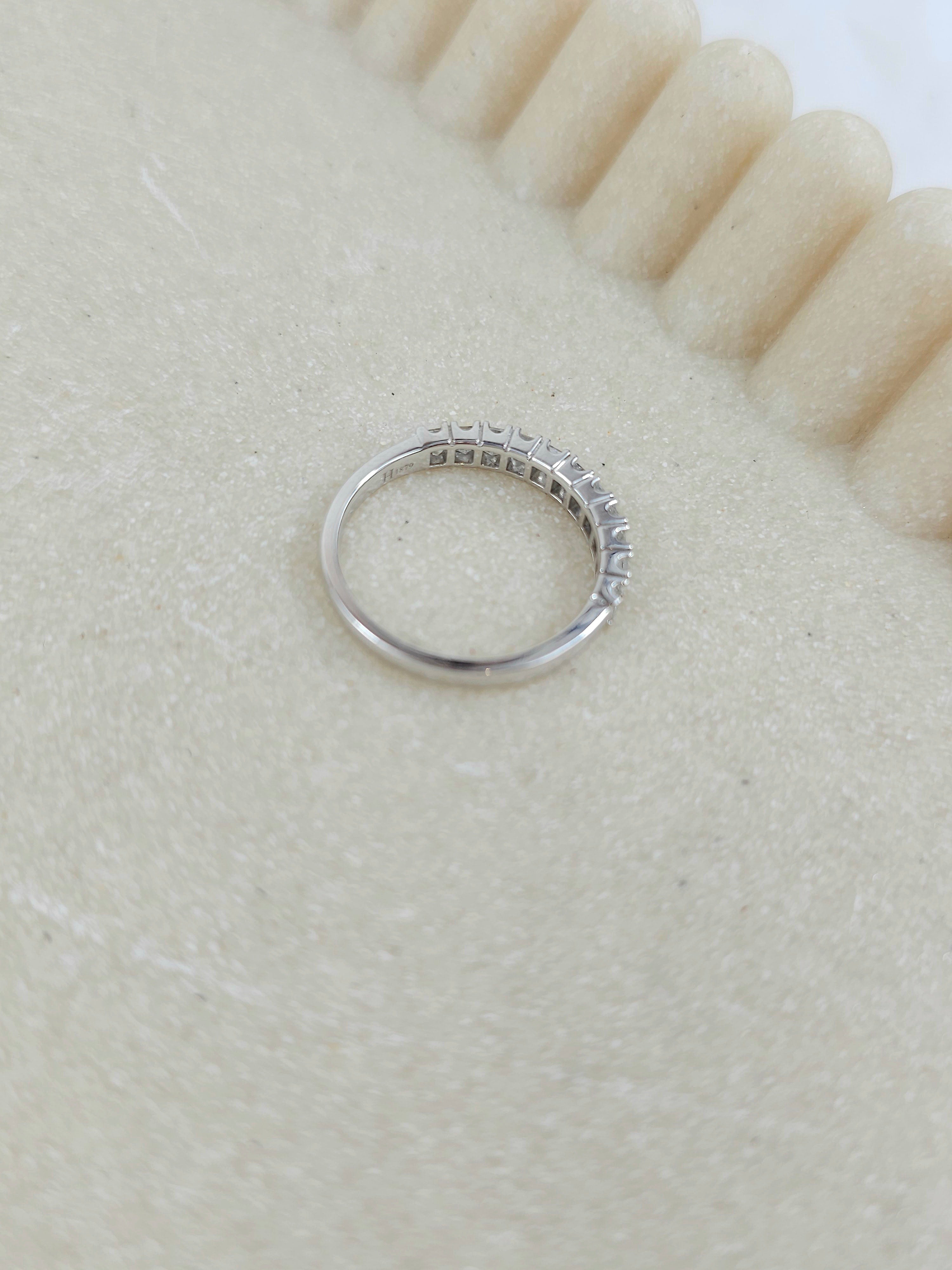 18ct White gold Princess cut Diamond Band, 0.76ct total