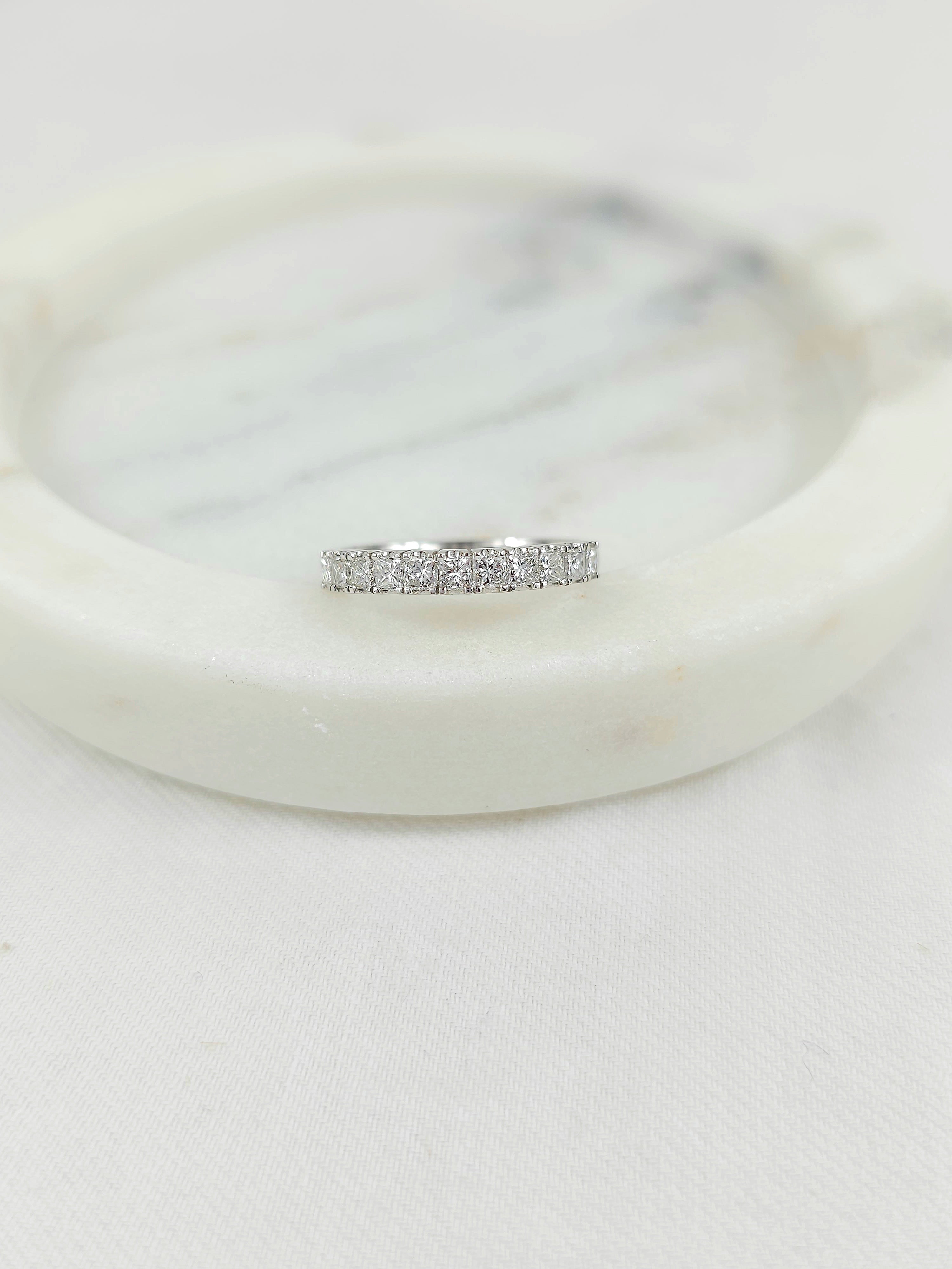 18ct White gold Princess cut Diamond Band, 0.76ct total