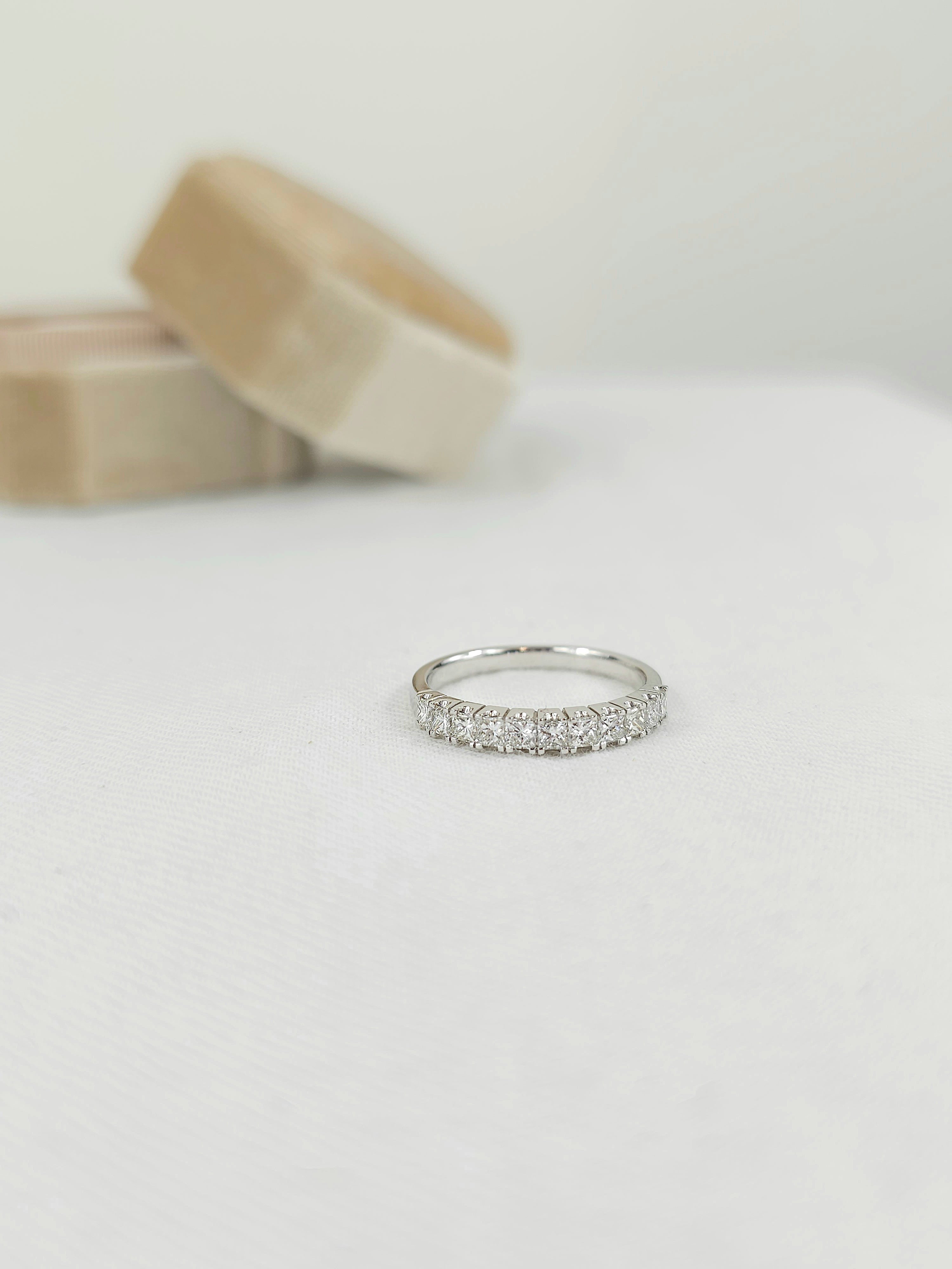 18ct White gold Princess cut Diamond Band, 0.76ct total