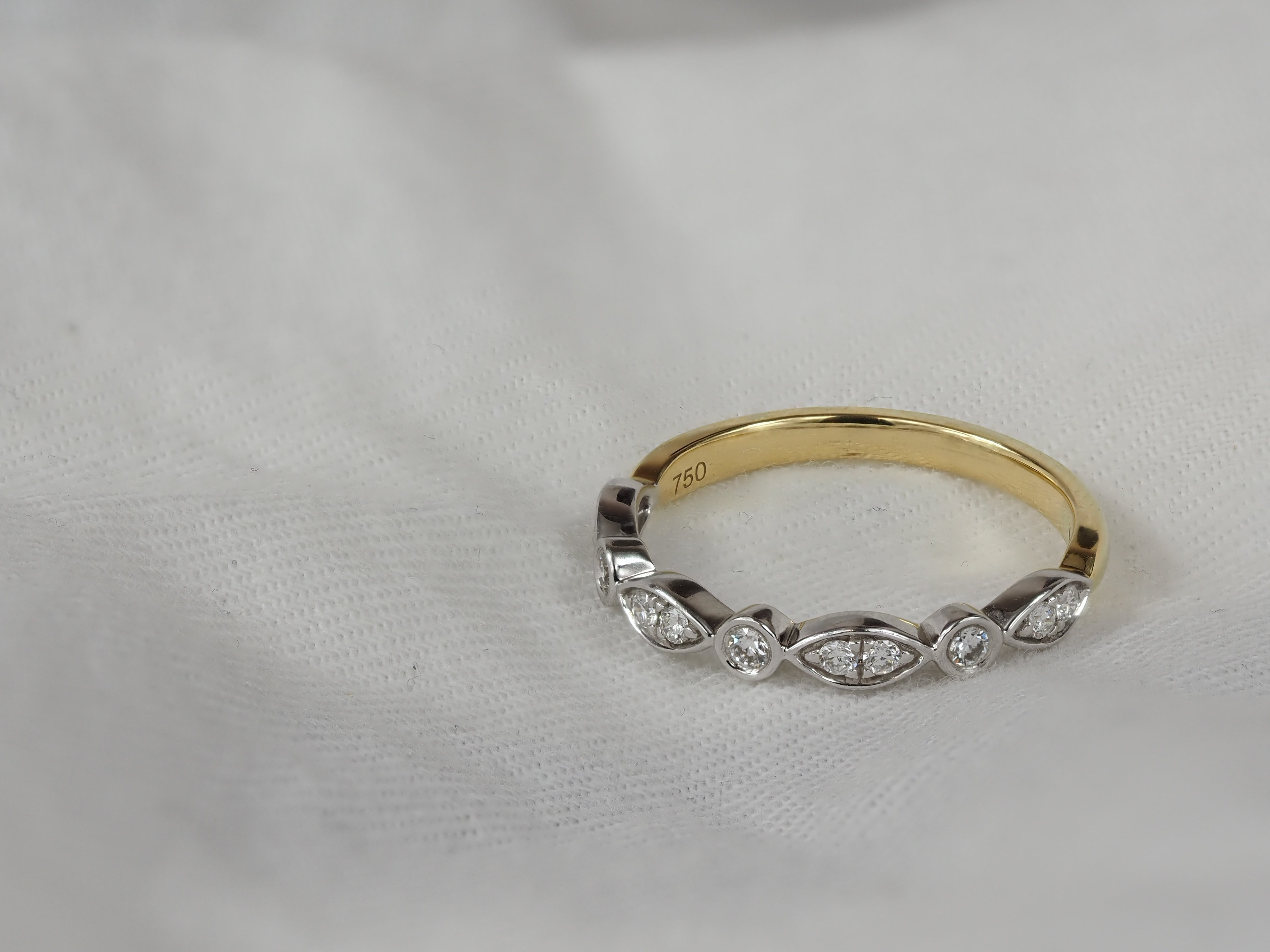 18ct Yellow and White Gold Round and Marquise Shaped Diamond Ring, 0.20ct Total