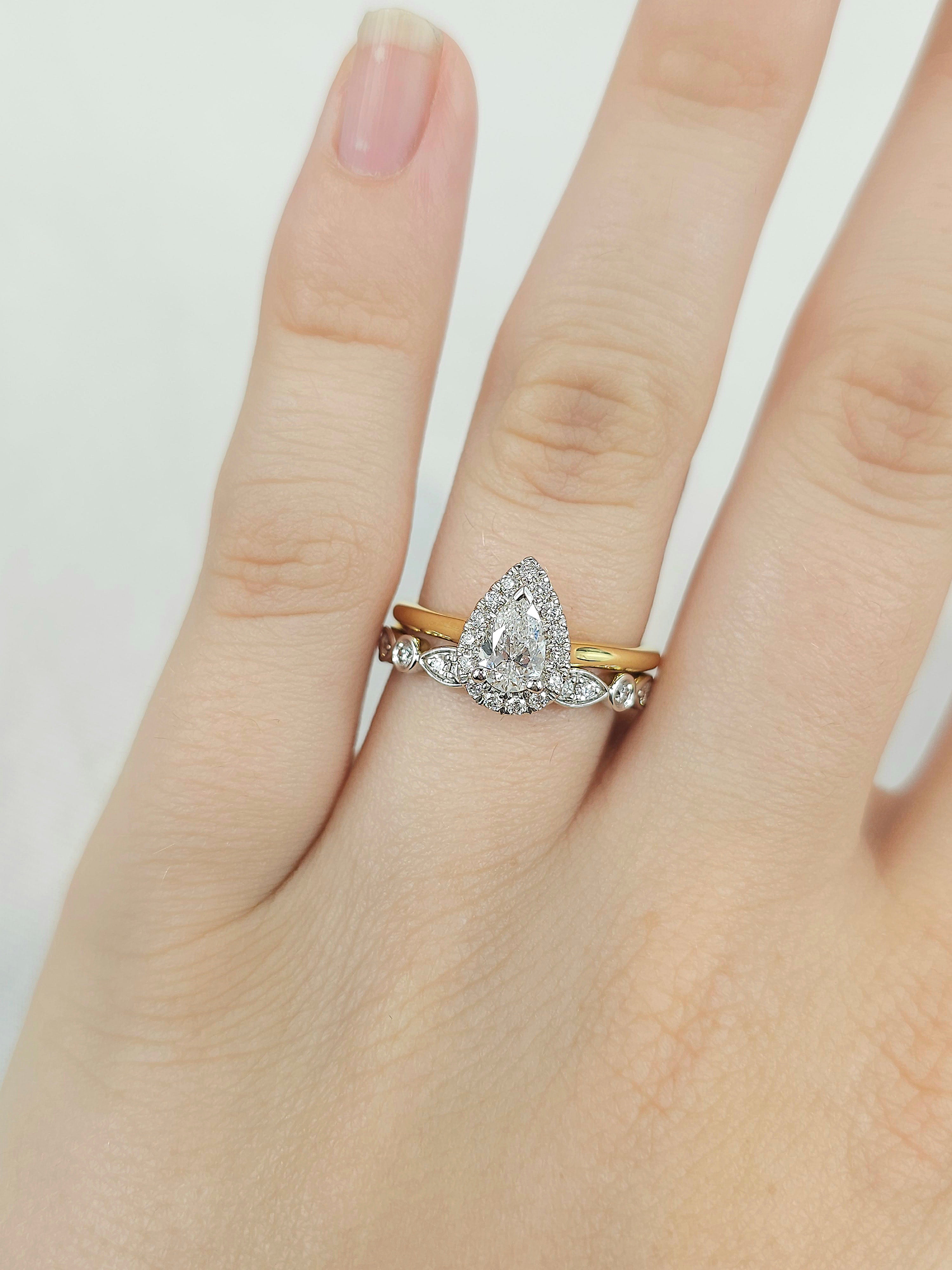 18ct Yellow and White Gold Round and Marquise Shaped Diamond Ring, 0.20ct Total