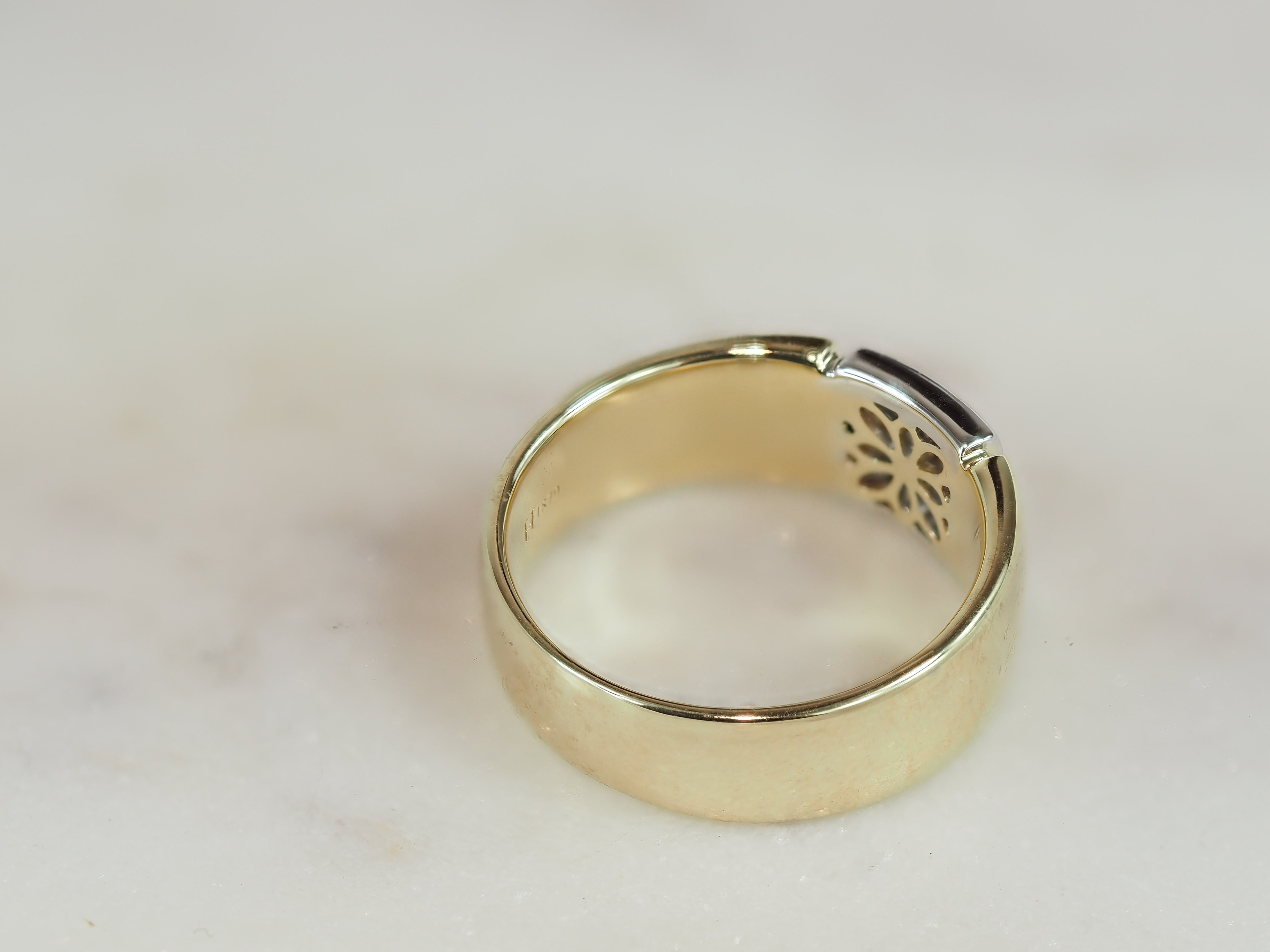 9ct Yellow and White Gold Diamond Ring, 0.16ct total