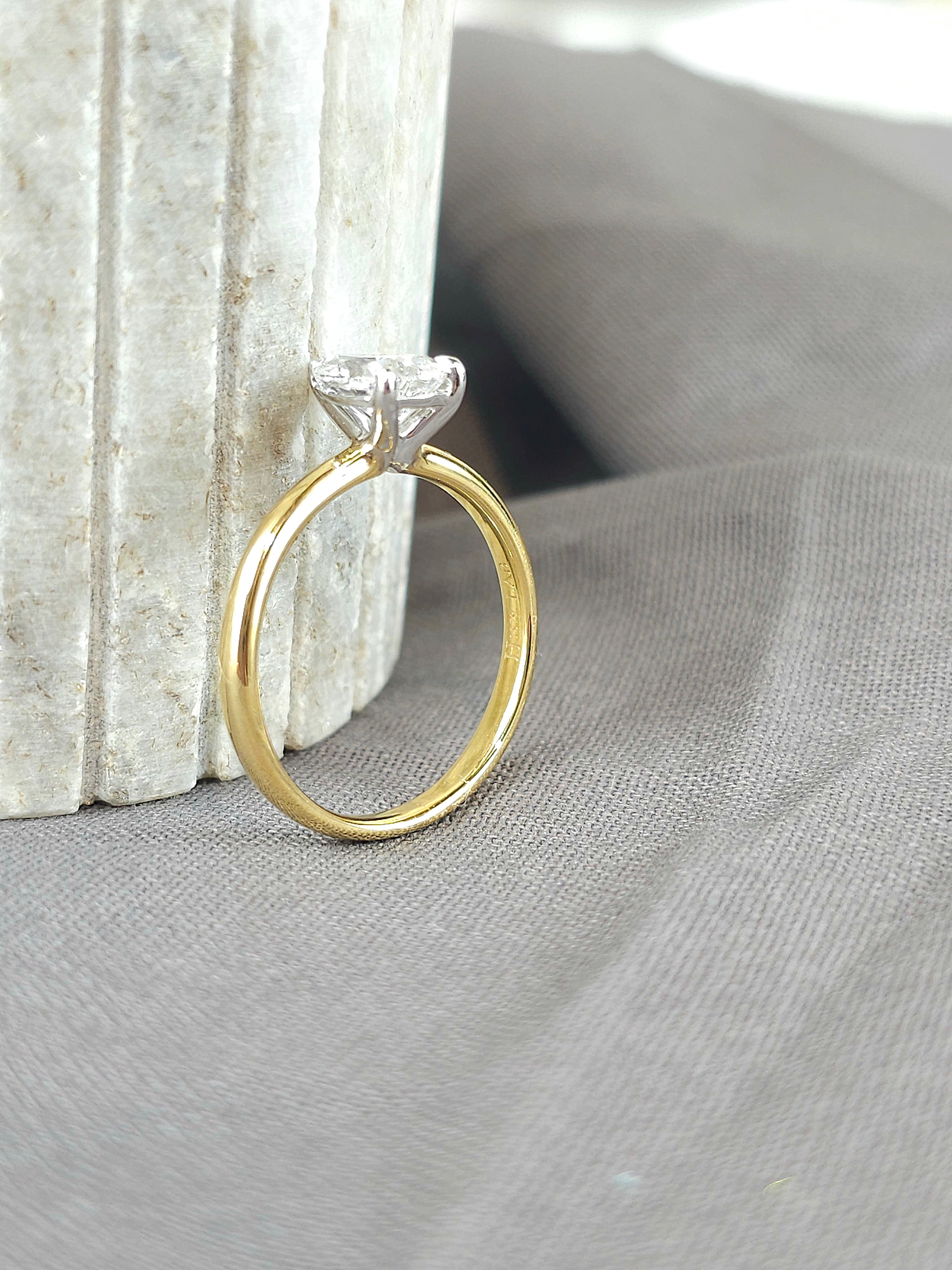 18ct Yellow and White Gold Lab-Grown Pear cut Diamond Engagement ring, 1ct Centre