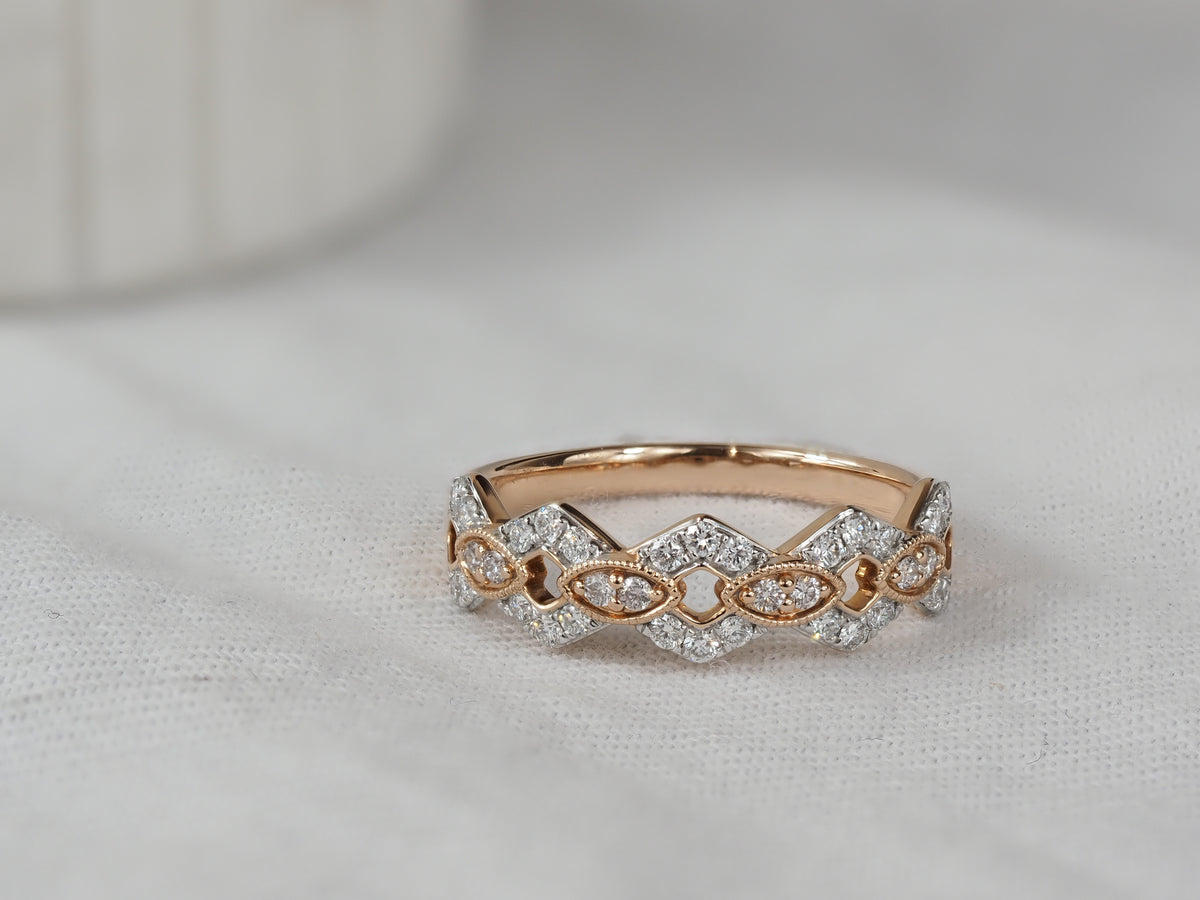 18ct Rose and White Gold Pink Diamond and Diamond ring, 0.40ct total