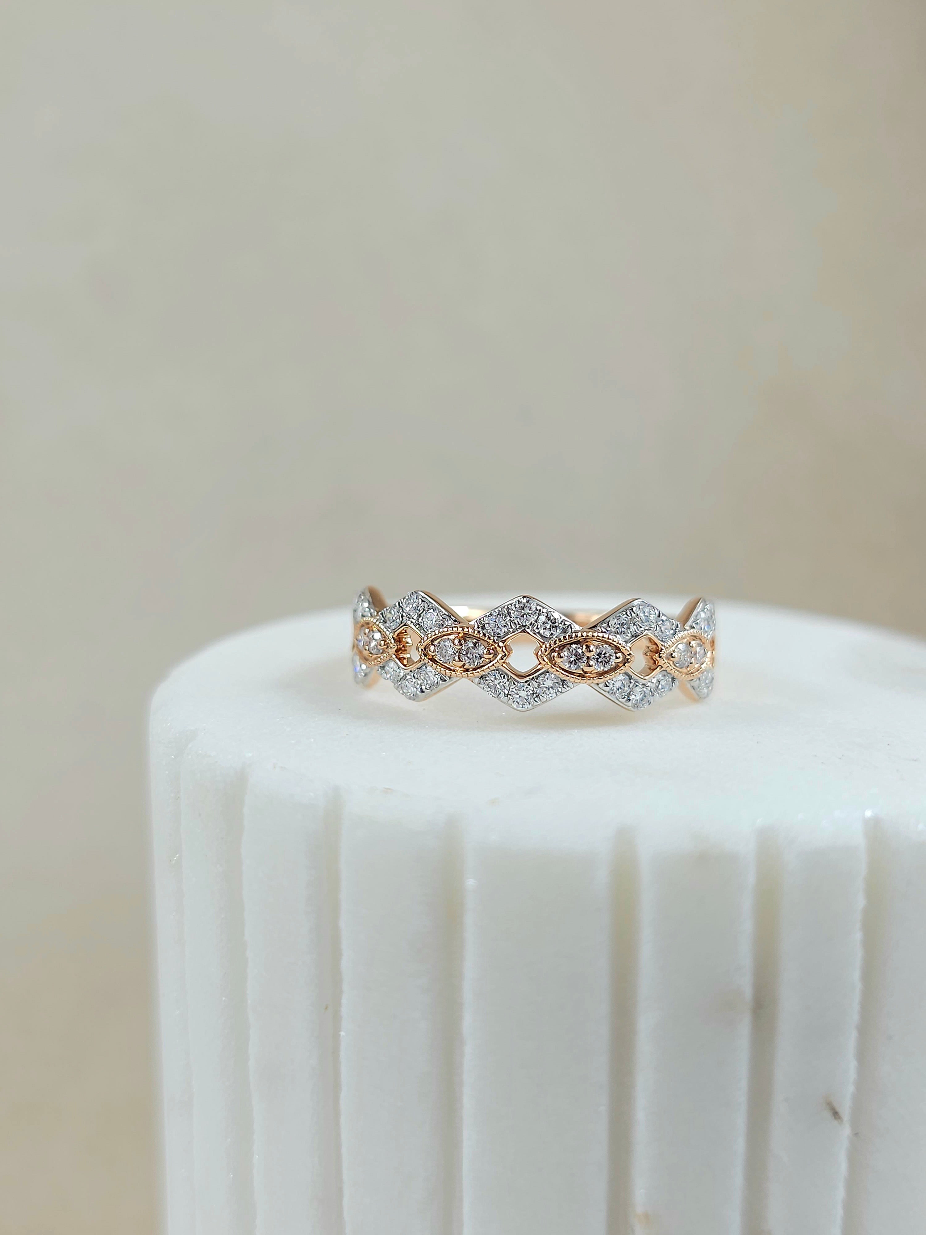 18ct Rose and White Gold Pink Diamond and Diamond ring, 0.40ct total