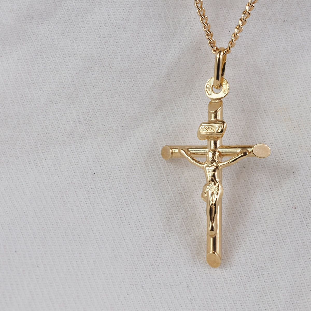 9ct Yellow Gold Crucifix Pendant